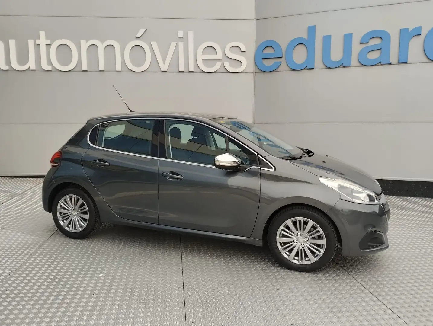 Peugeot 208 1.2 PureTech S&S Active 82 Gris - 1