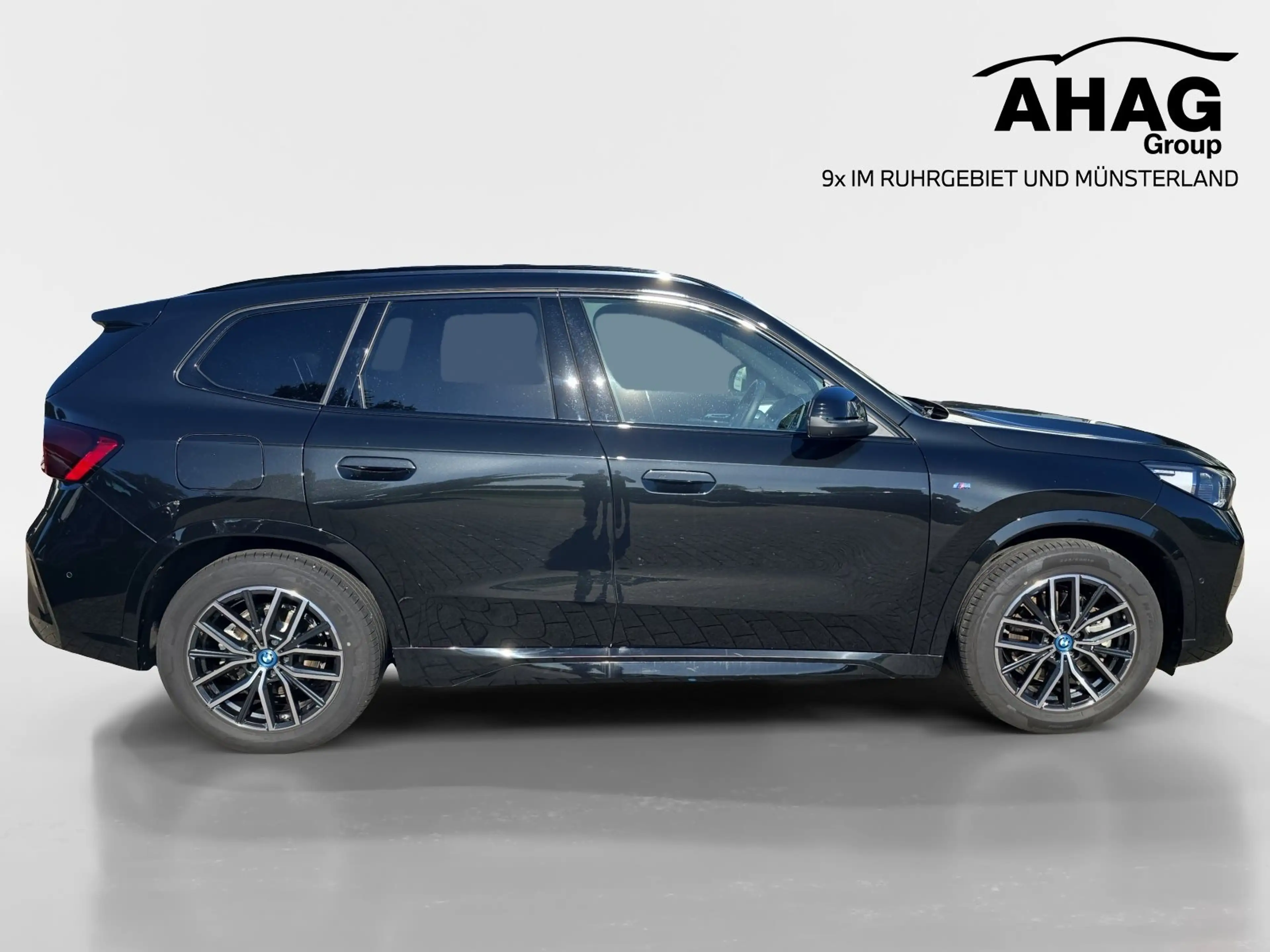 BMW iX1 xDrive30 M Sport AHK 360° ACC Head-Up — photo 3