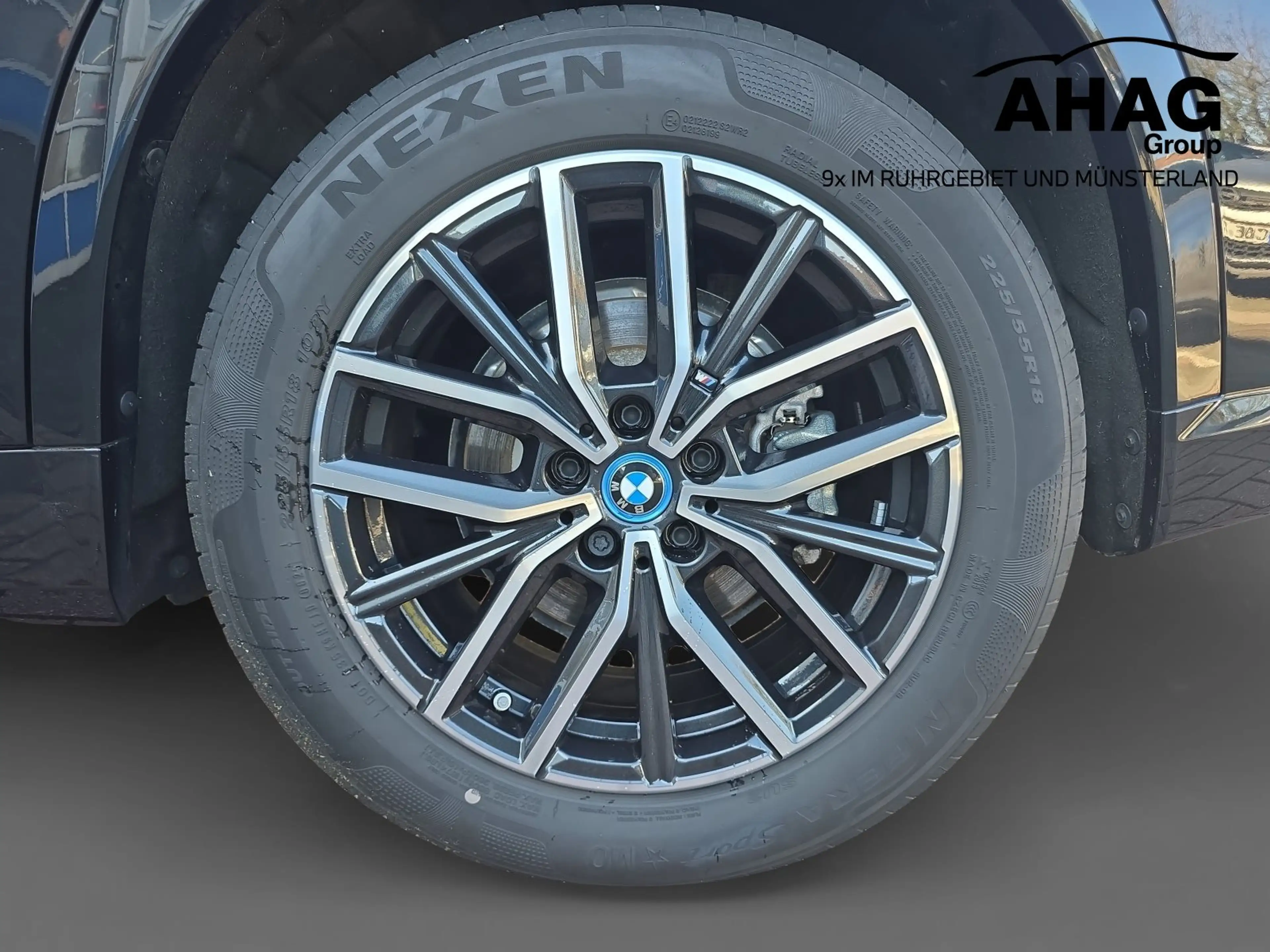 BMW iX1 xDrive30 M Sport AHK 360° ACC Head-Up — photo 12