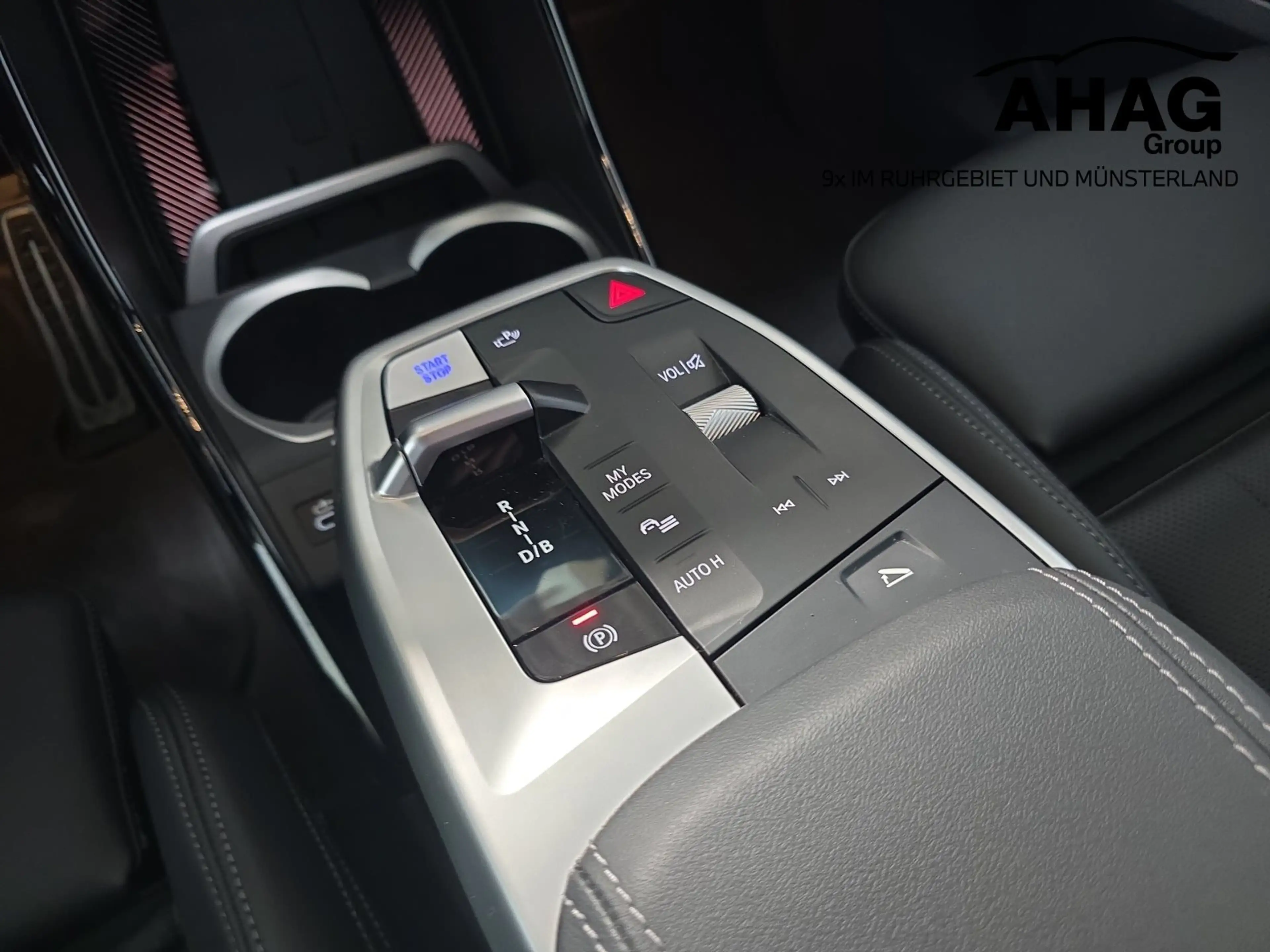 BMW iX1 xDrive30 M Sport AHK 360° ACC Head-Up — photo 10