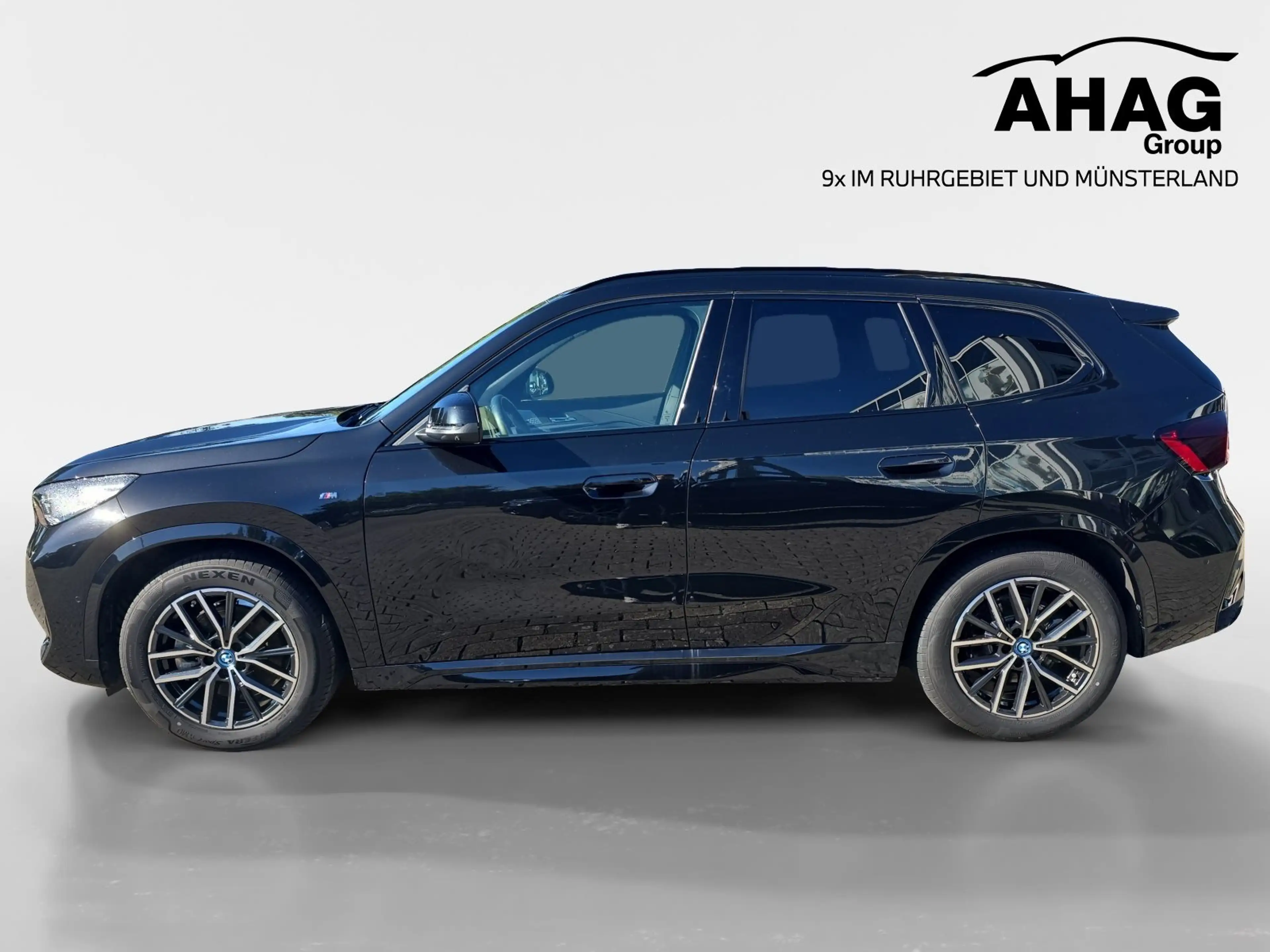 BMW iX1 xDrive30 M Sport AHK 360° ACC Head-Up — photo 6