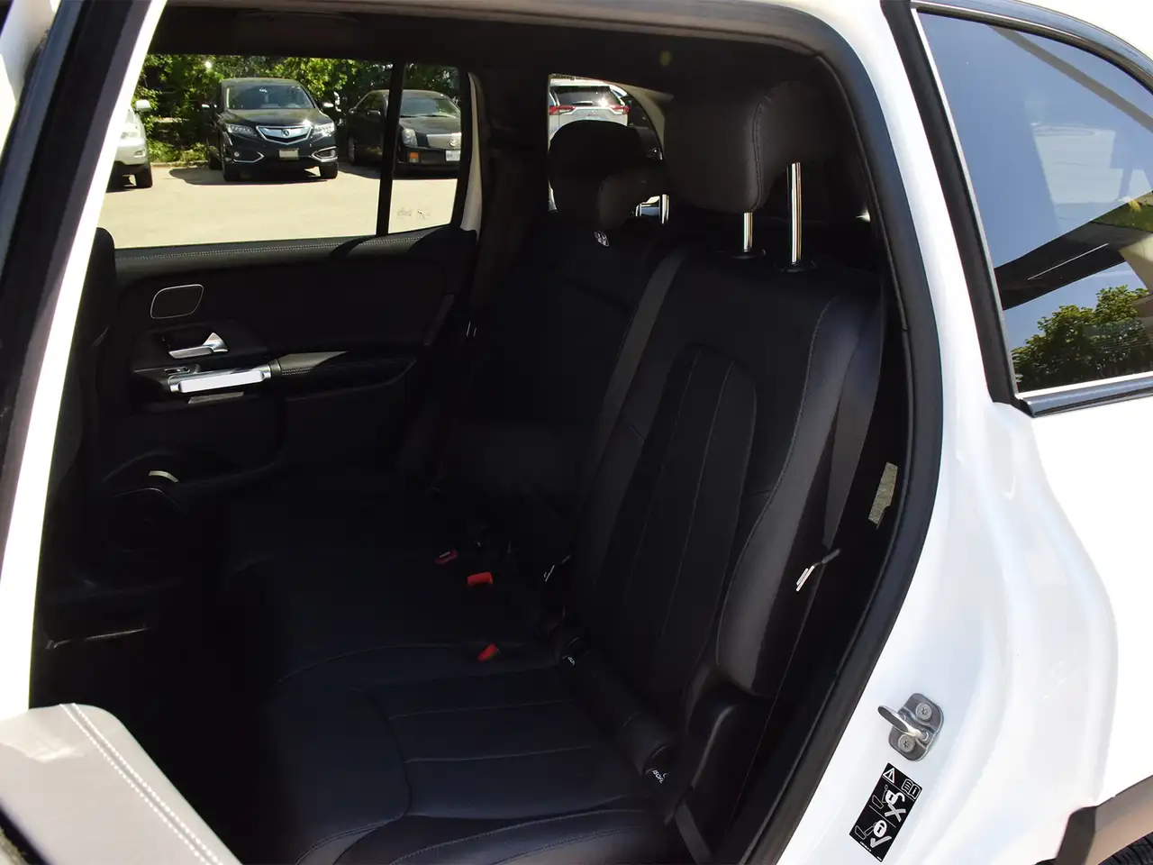 Mercedes-Benz GLB снимка Mercedes-Benz GLB