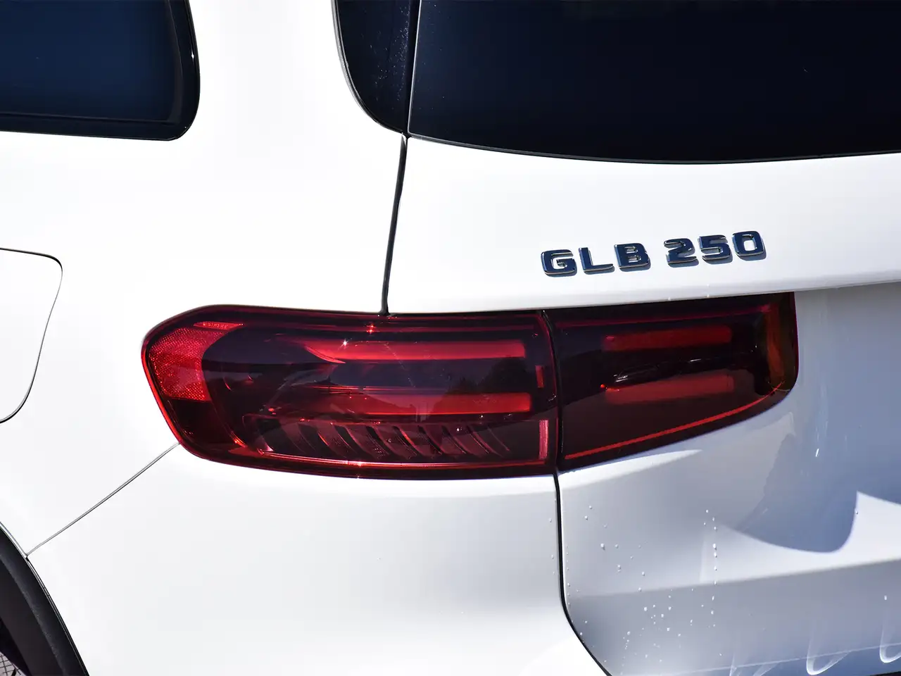 Mercedes-Benz GLB снимка Mercedes-Benz GLB