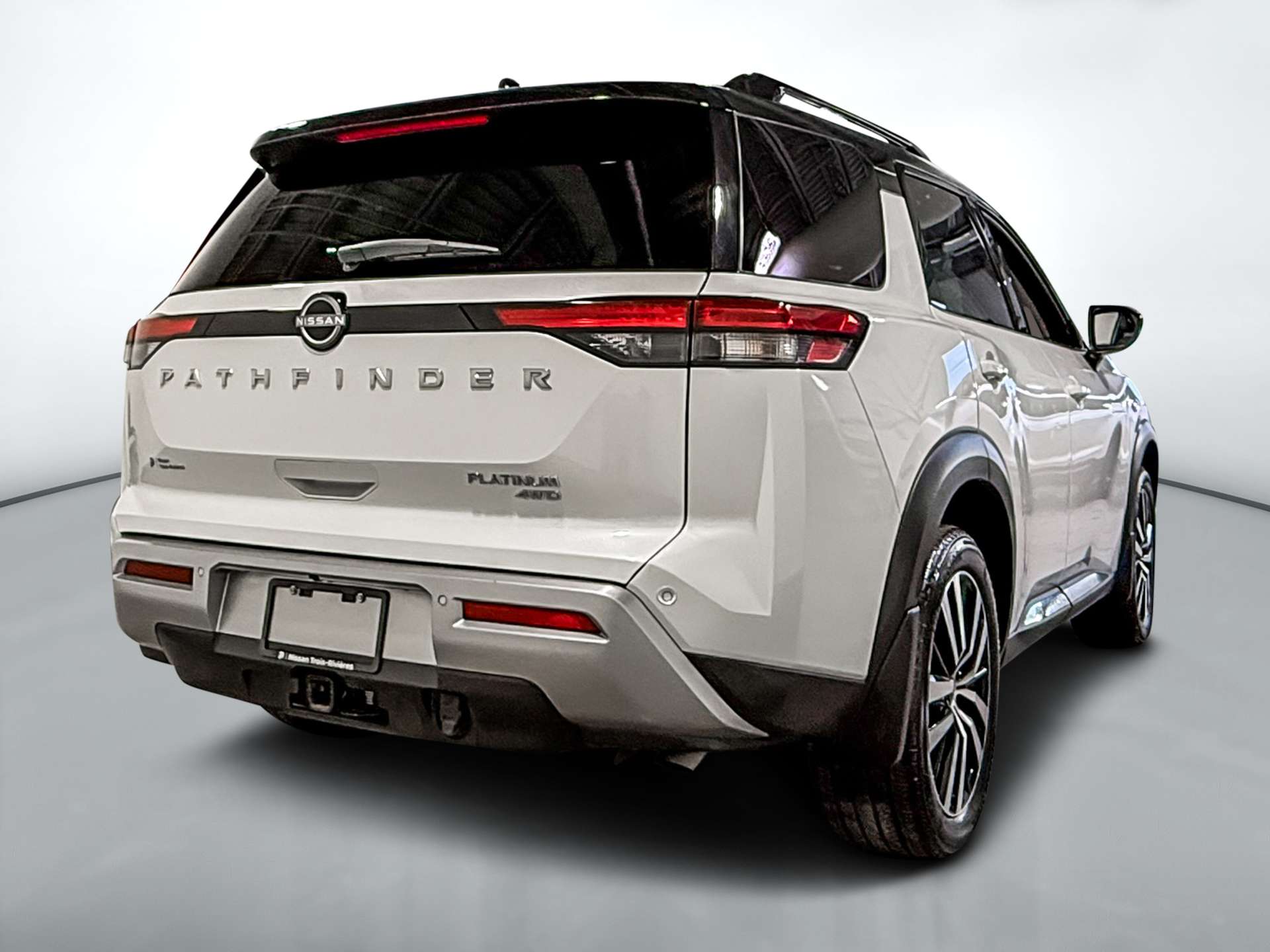 2025 Nissan Pathfinder Platinum — снимка 3
