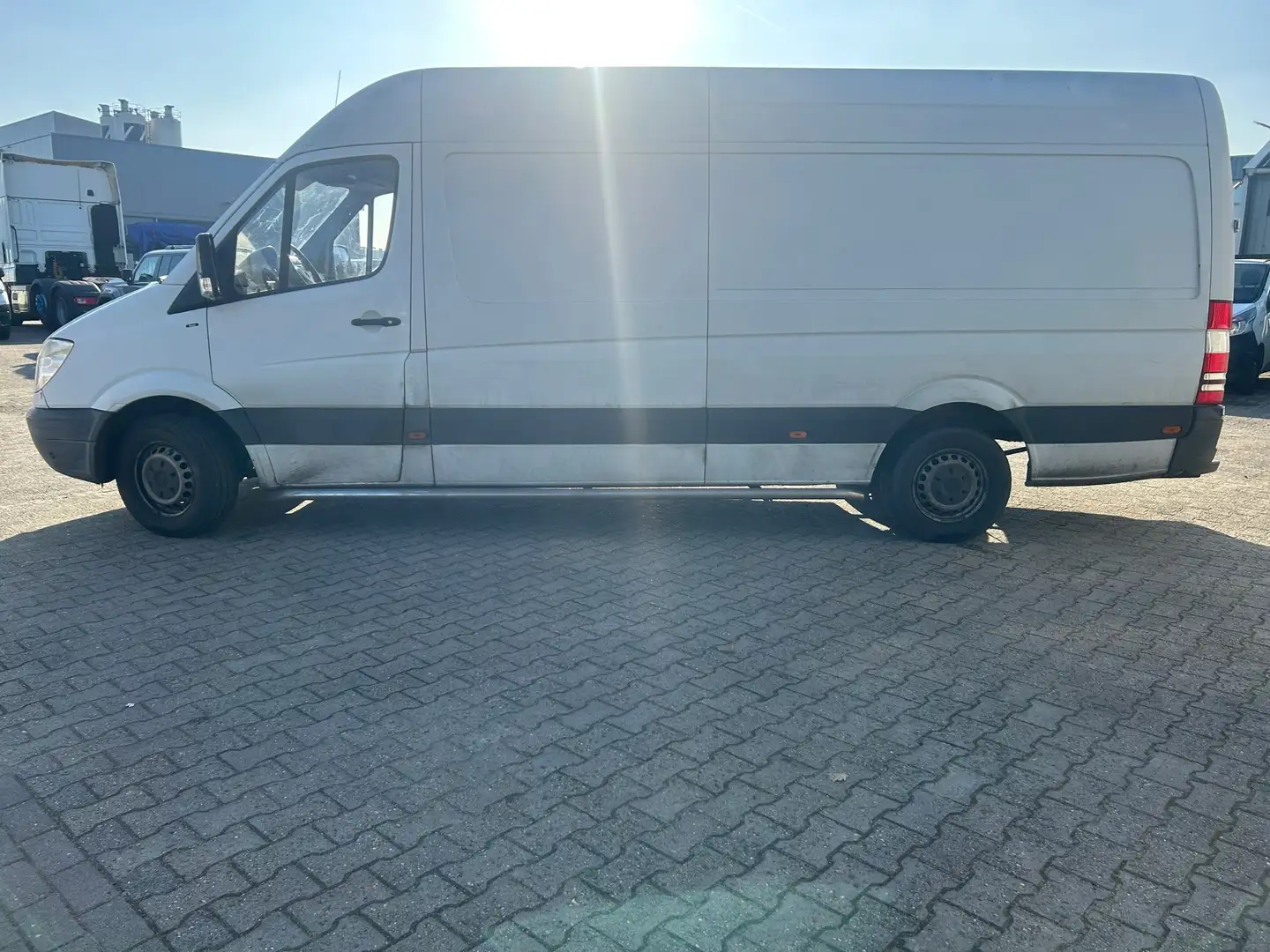 Mercedes-Benz Sprinter 313 2.2 CDI 432L MAXI AUTOMAAT Wit - 2