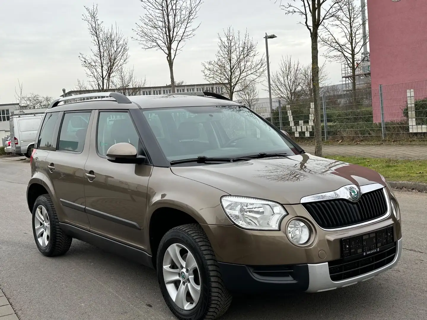 Skoda Yeti 2.0 TDI Ambition 4x4 Bruin - 1