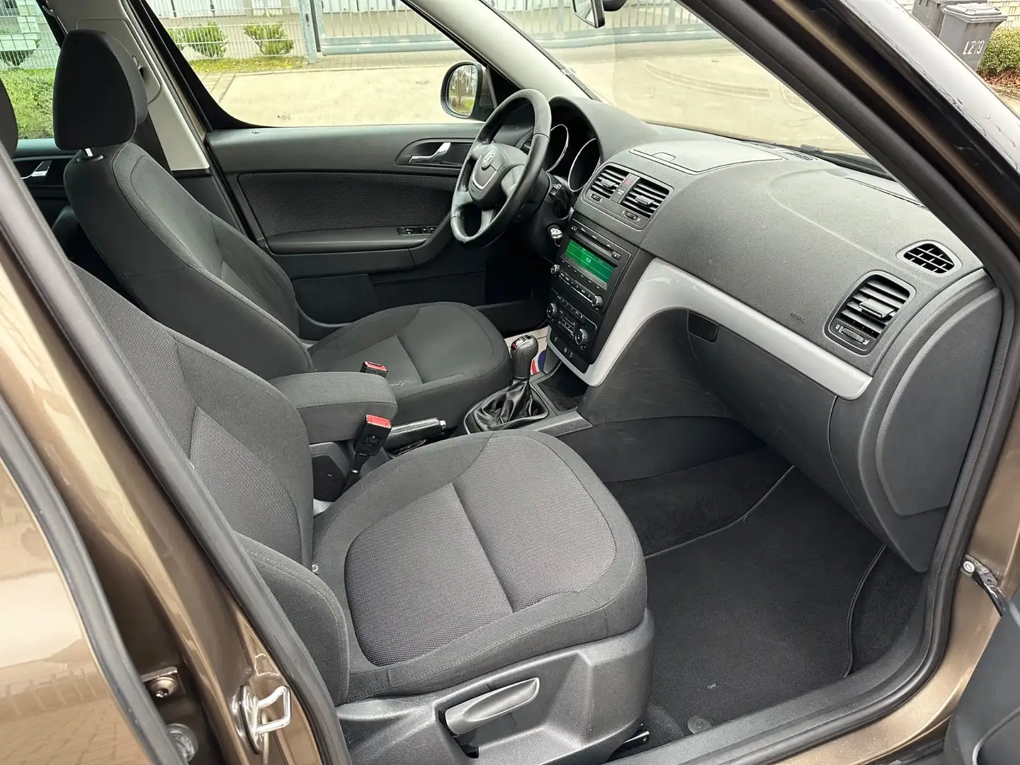 Skoda Yeti 2.0 TDI Ambition 4x4 Bruin - 2