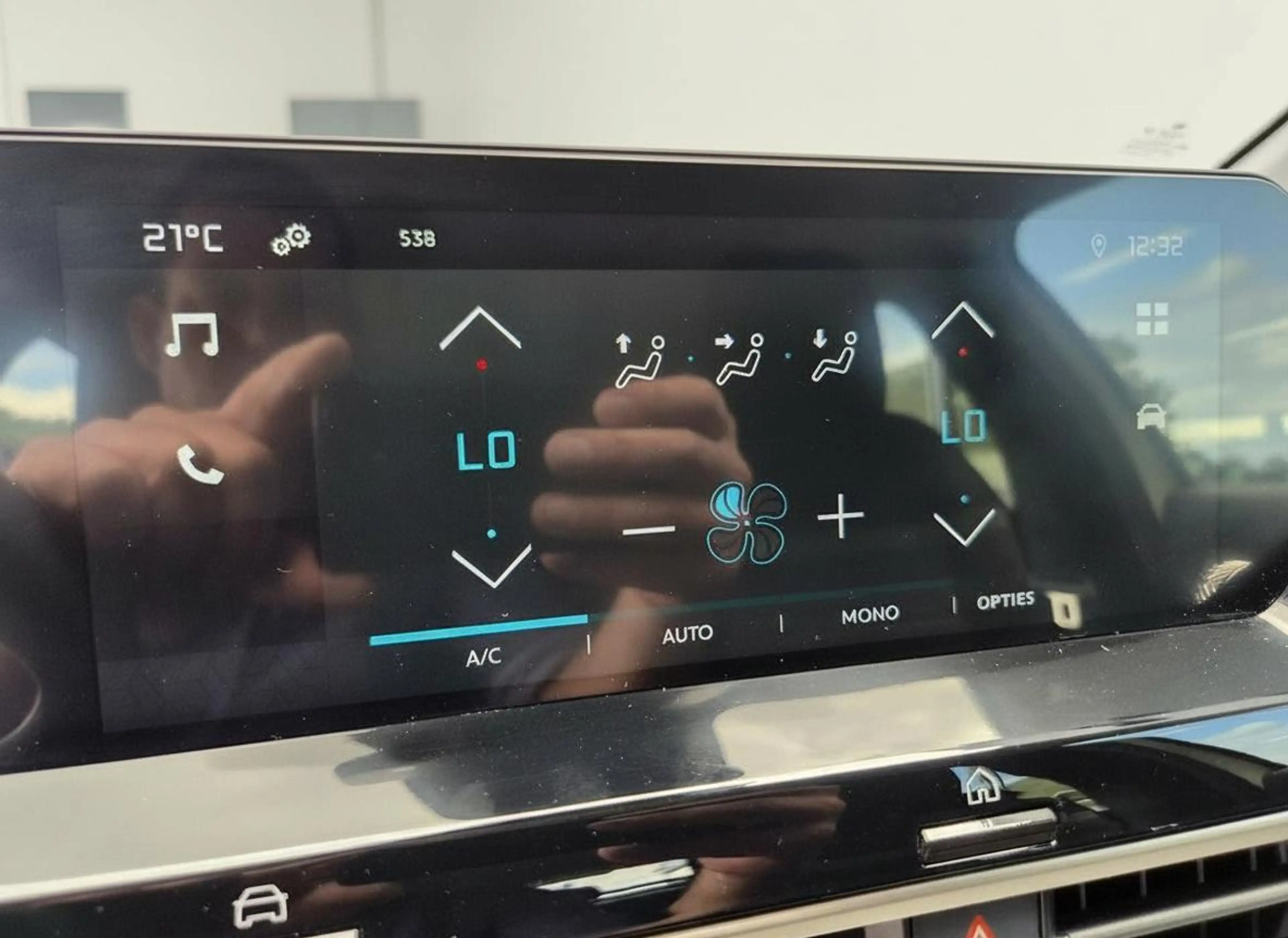 Citroen E-C4 Electric You 50 kWh LM VELGEN | SOH 100% | CAMERA — photo 28
