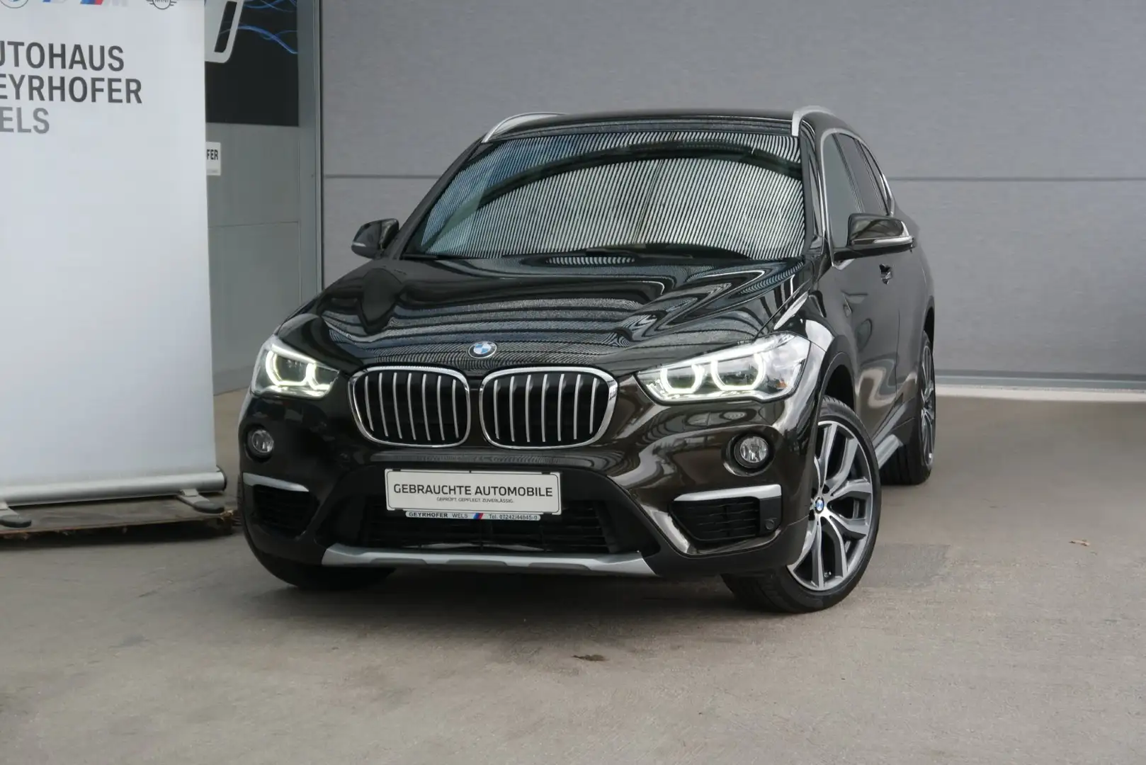 BMW X1 xDrive18d *X-Line/AHK/Navi/LED/adapt. Fahrwerk/Head-Up* Braun - 2