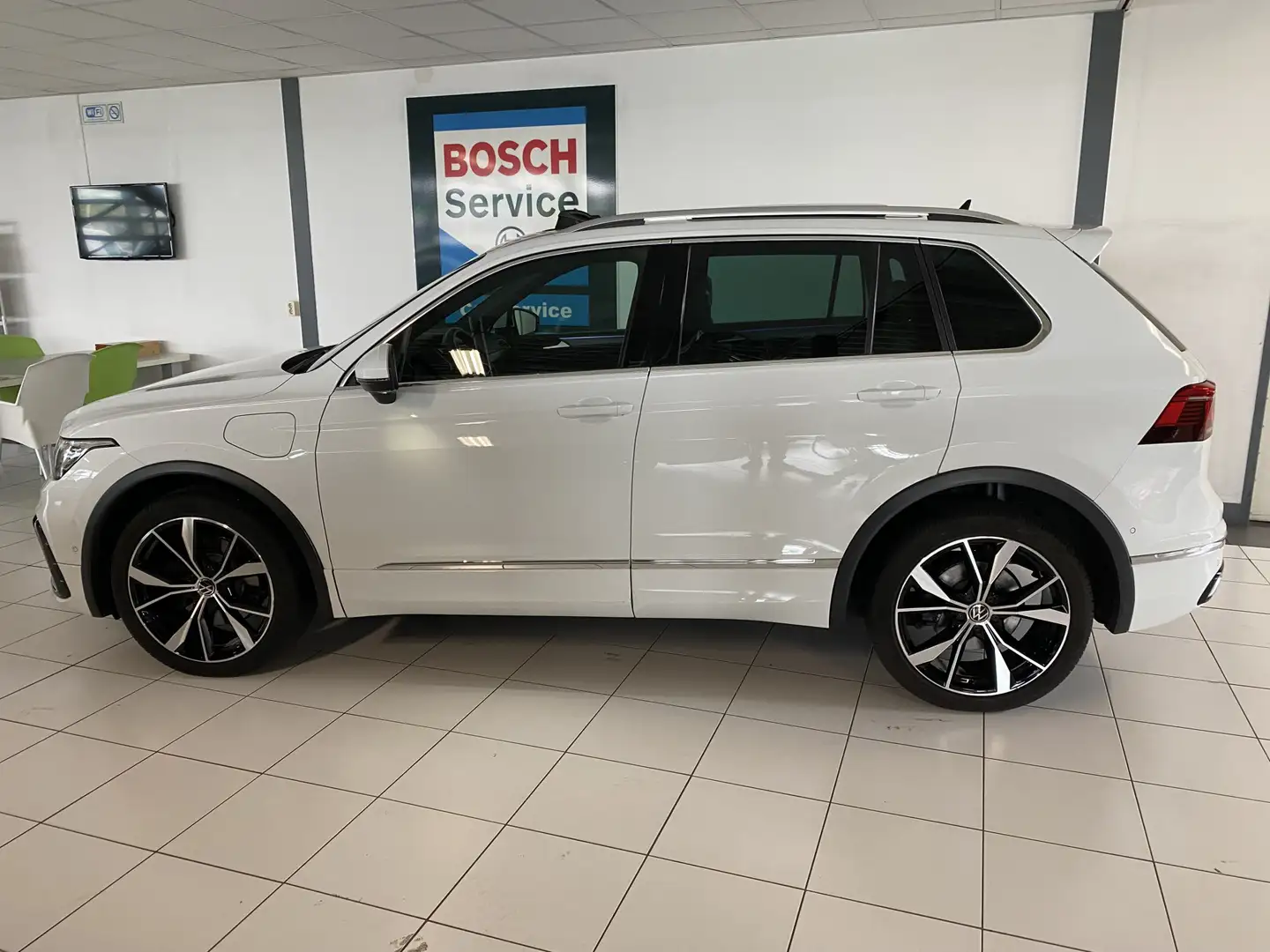 Volkswagen Tiguan 1.4 TSI eHybrid R-Line Business+ Panoramadak / Tre Wit - 2