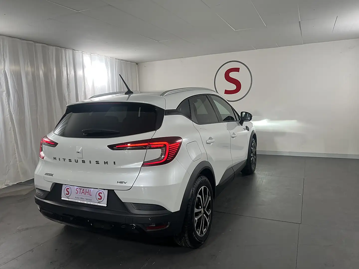 Mitsubishi ASX 1,3 DI-T MHEV Invite Auto Stahl Wien 23 Weiß - 2