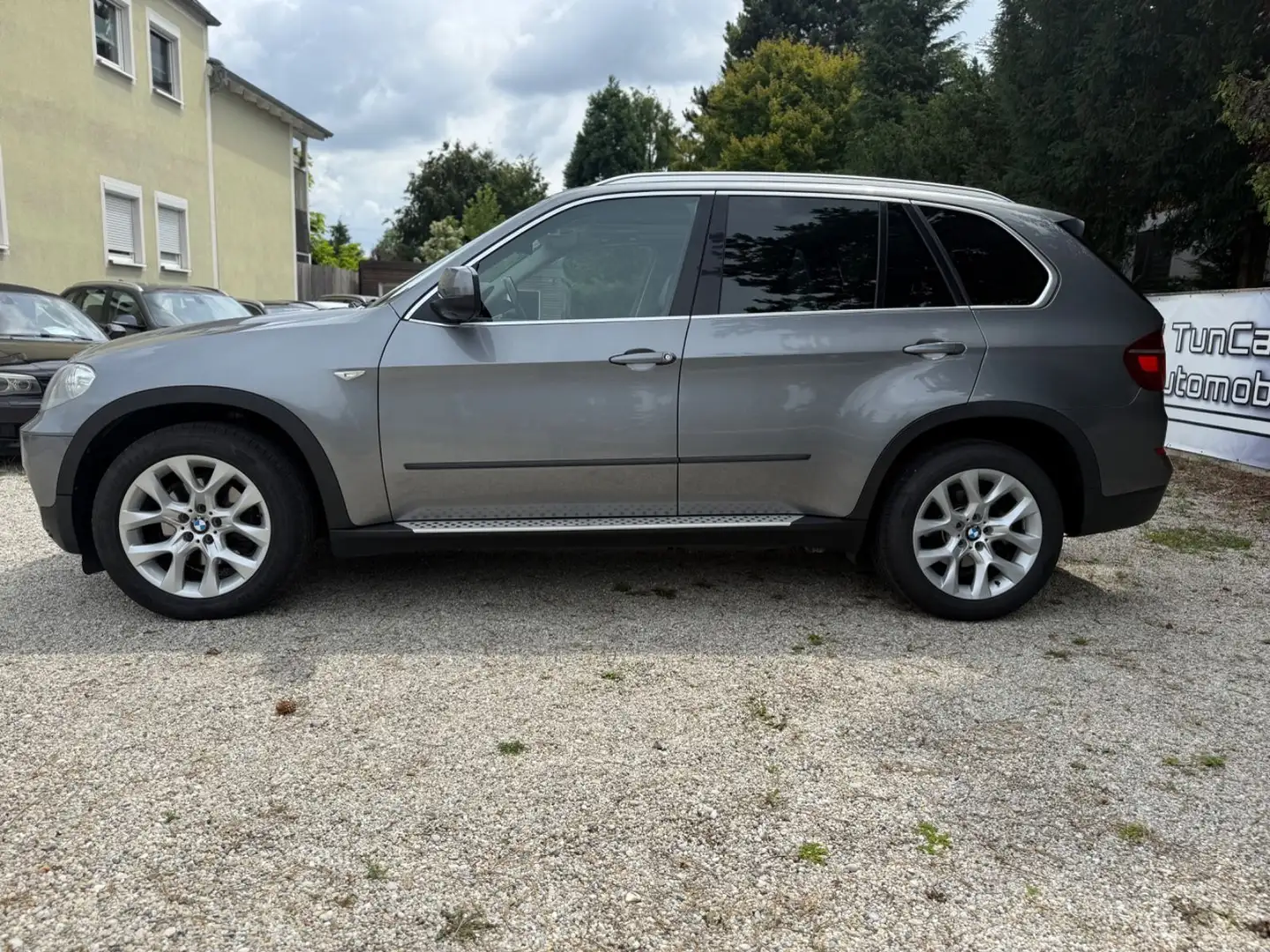 BMW X5 xDrive30d Xenon/TopView/Panoramadach/AHK Gri - 2