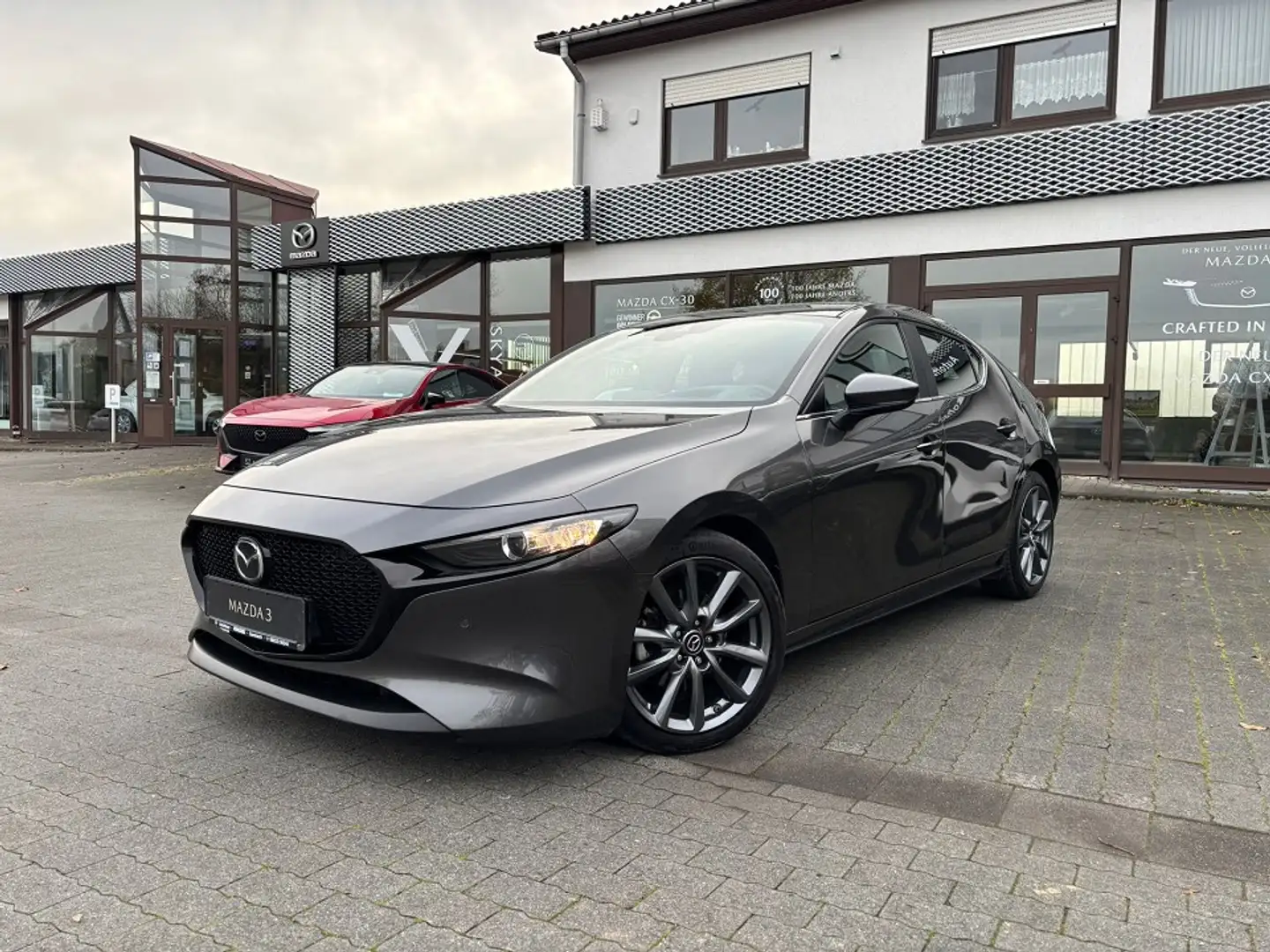 Mazda 3 SKYACTIV-G 2.0 M Hybrid Selection Automatik Grau - 1