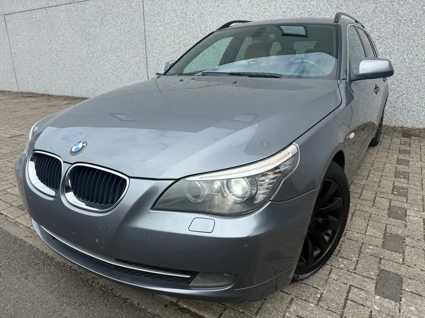 BMW 520 Touring 520dA garantie 12mois Grey - 1