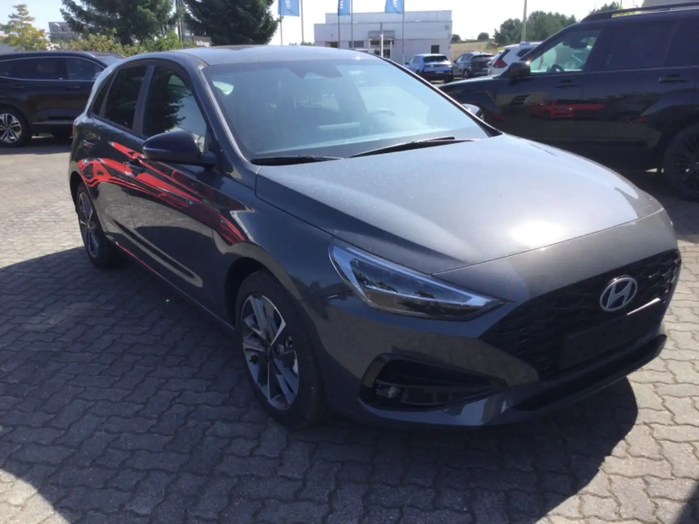 Hyundai i30 1.5 T-GDI Trend Komfort Paket, LED, Navi WKR Grau - 1
