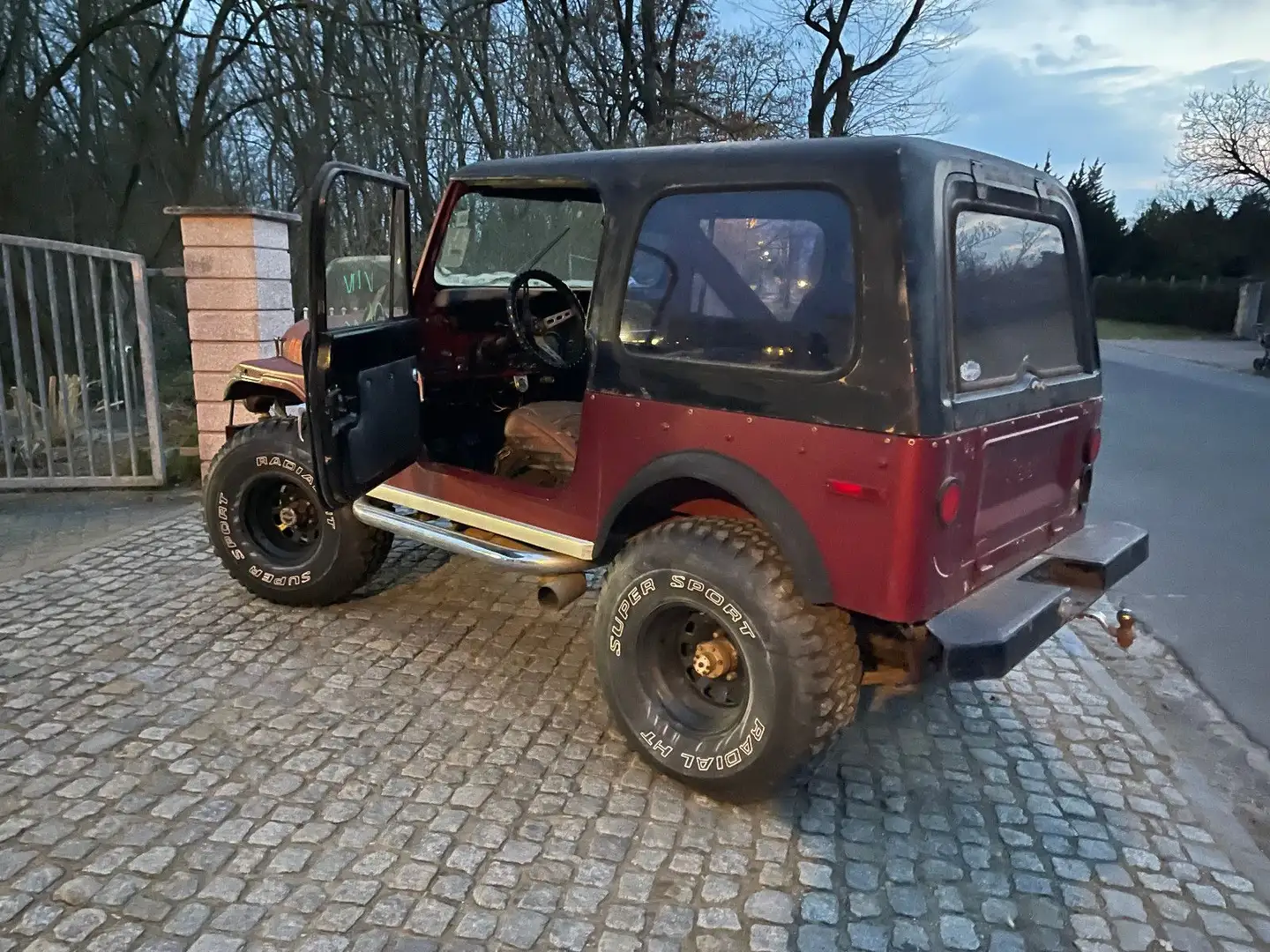 Jeep CJ-7 4 Gang Червоний - 1
