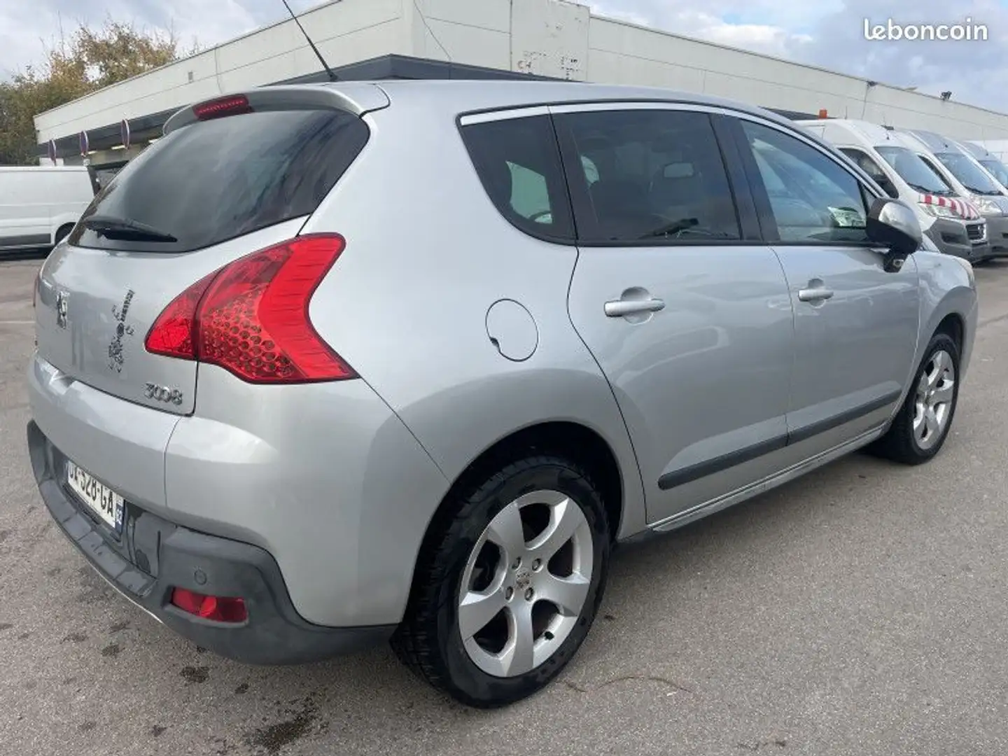 Peugeot 3008 2.0 HDI160 FAP ALLURE BA Gris - 2