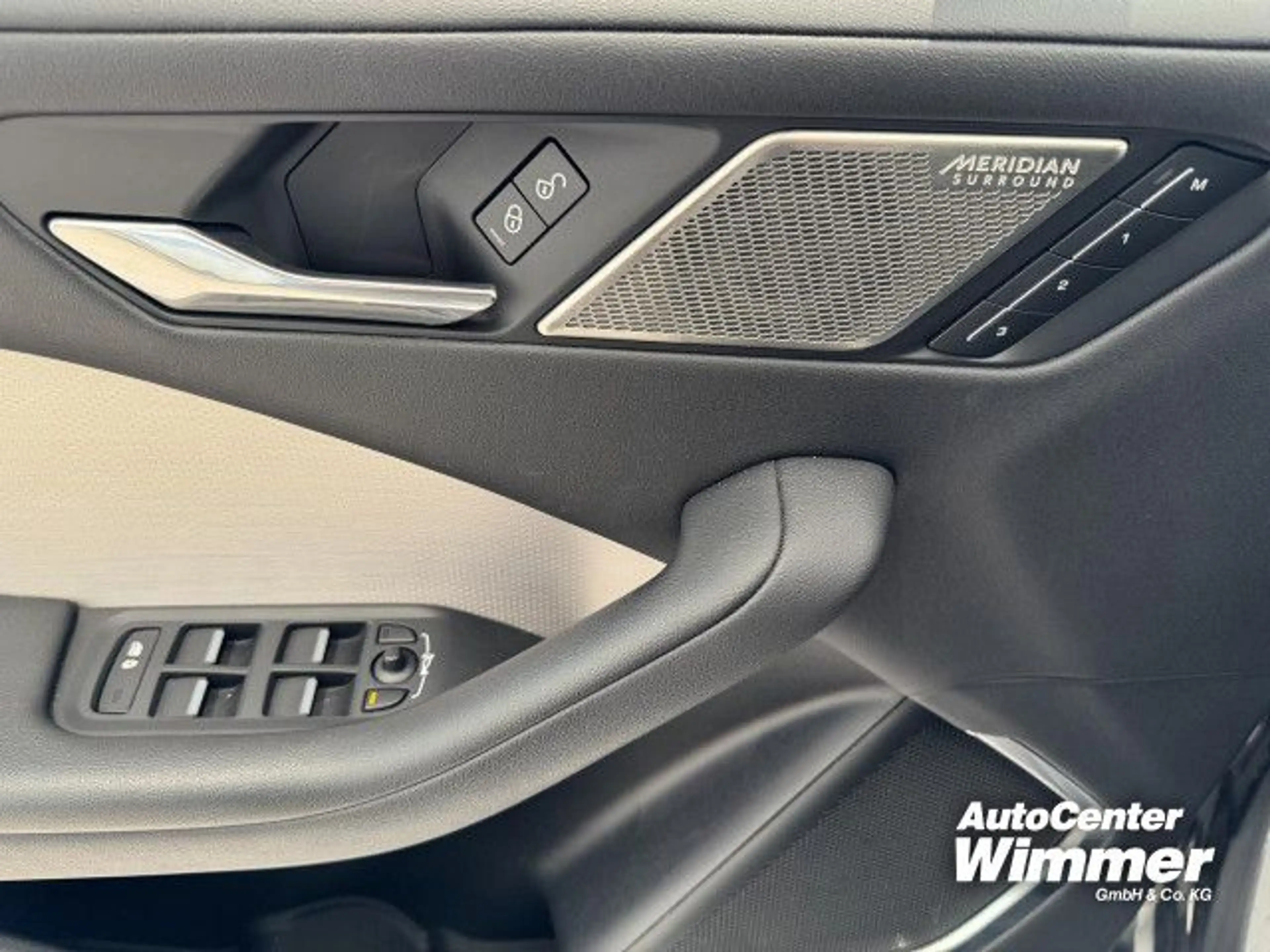 Jaguar I-Pace EV400 AWD SE BlackPack Luftfederung HUD LED — photo 11
