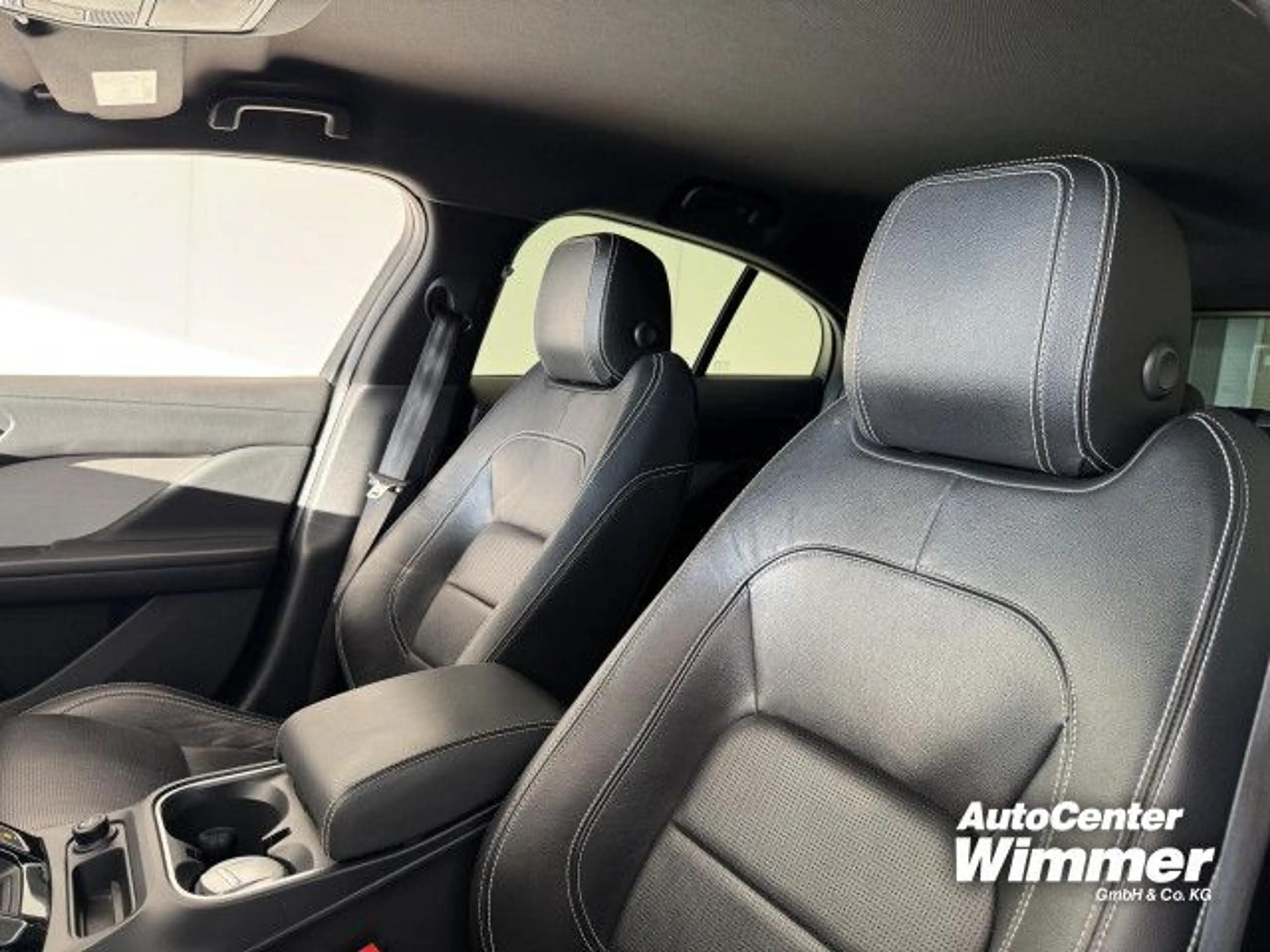 Jaguar I-Pace EV400 AWD SE BlackPack Luftfederung HUD LED — photo 12