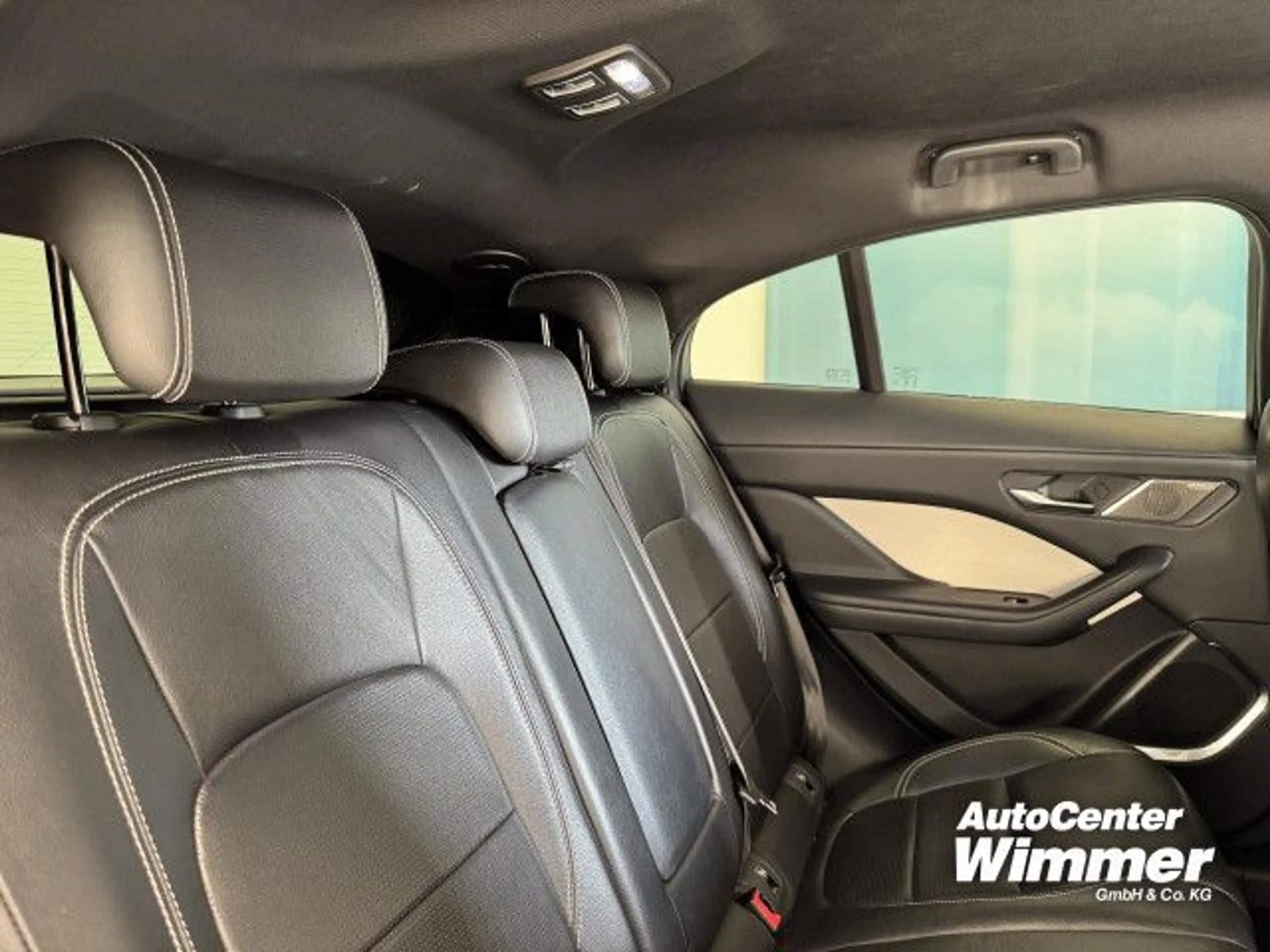 Jaguar I-Pace EV400 AWD SE BlackPack Luftfederung HUD LED — photo 6