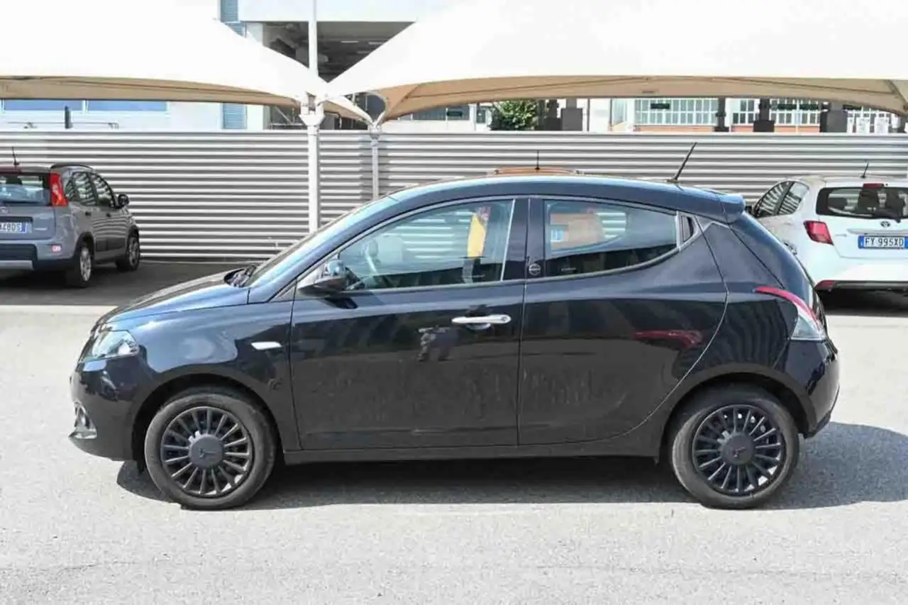 Lancia Ypsilon 2021 — фото 19
