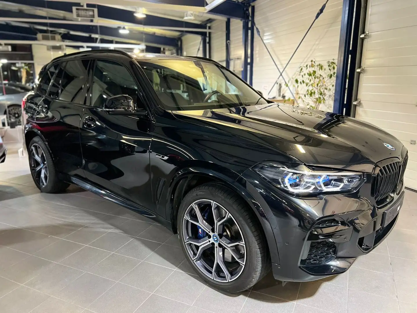 BMW X5 xDrive 45 e M Sport|Pano Sky Lounge|Head-Up| Zwart - 1