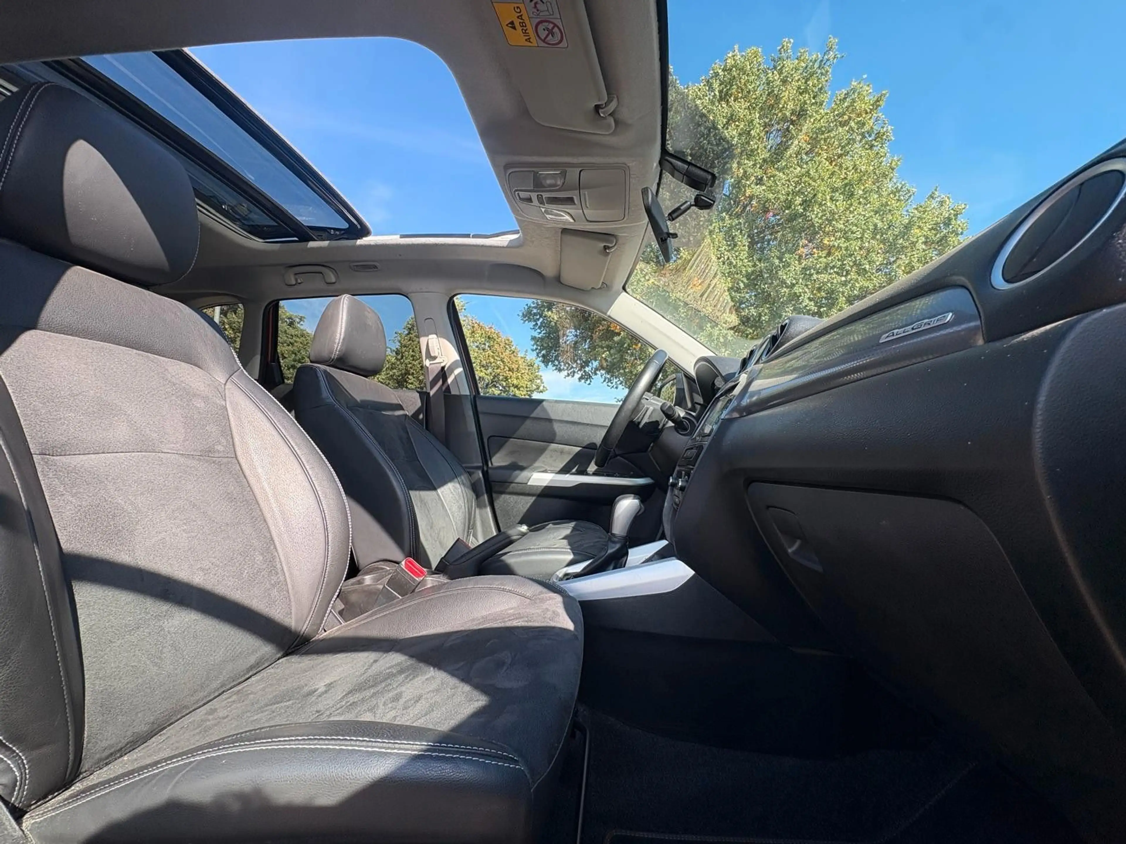 Suzuki Vitara 4x4 Automatik Pano*ACC*Navi*SitzHz. — photo 9