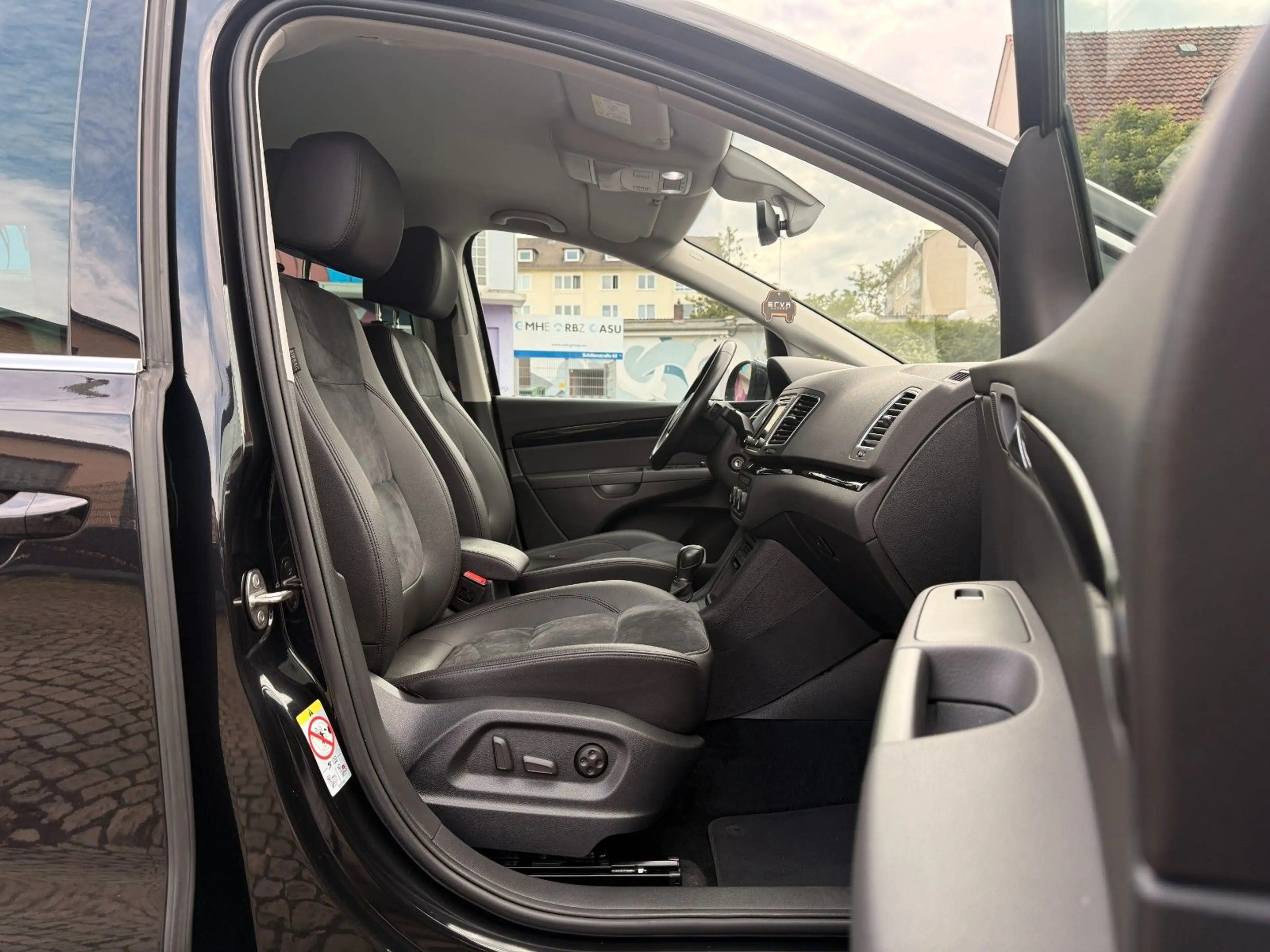 Volkswagen Sharan 2.0 TDI Highline | 4Motion | 7 Sitze — photo 6