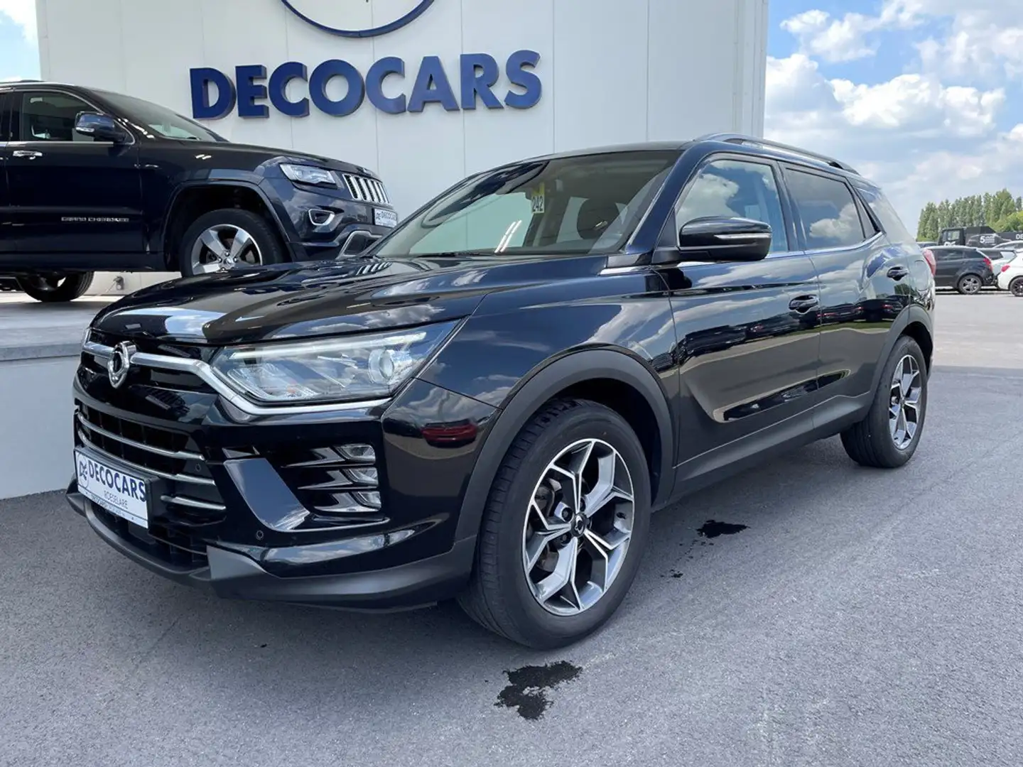 SsangYong Korando Zwart - 1