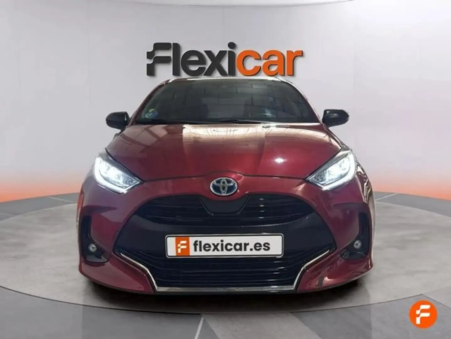 Toyota Yaris 120H 1.5 Active Tech Rojo - 2