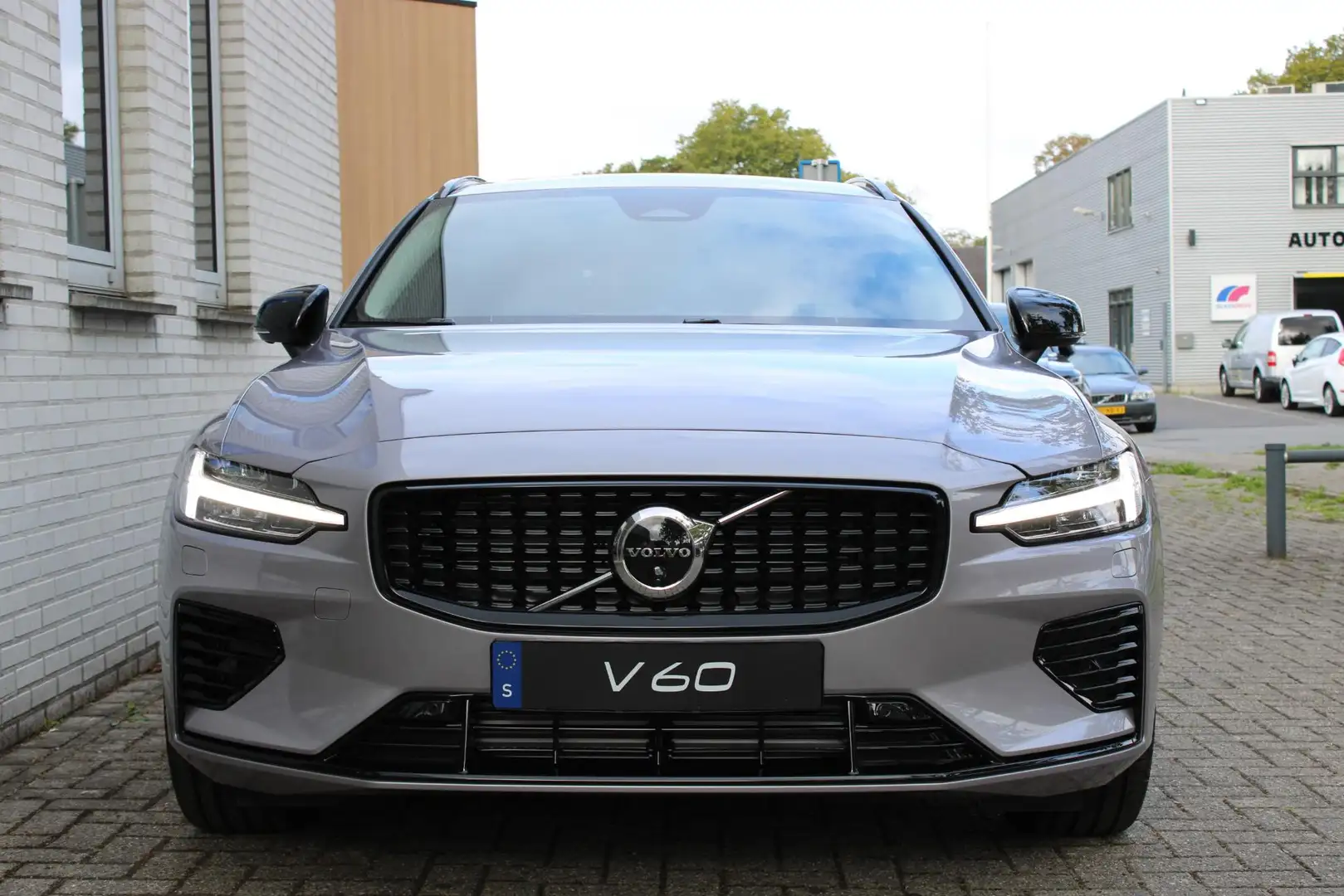 Volvo V60 T6 Plug-in hybrid AWD Ultra Dark | Geventileerde s Silber - 2