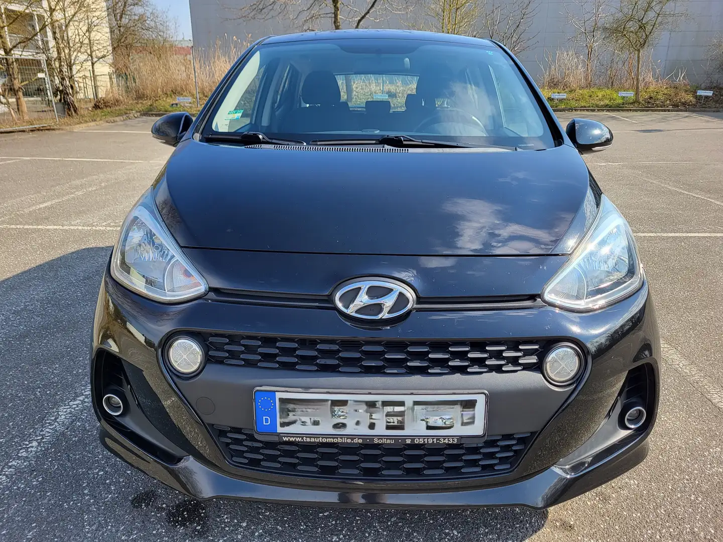 Hyundai i10 1.2  *KLIMA*1.HAND*TEMPO*SHZ*ALU*TÜV_NEU* Schwarz - 2
