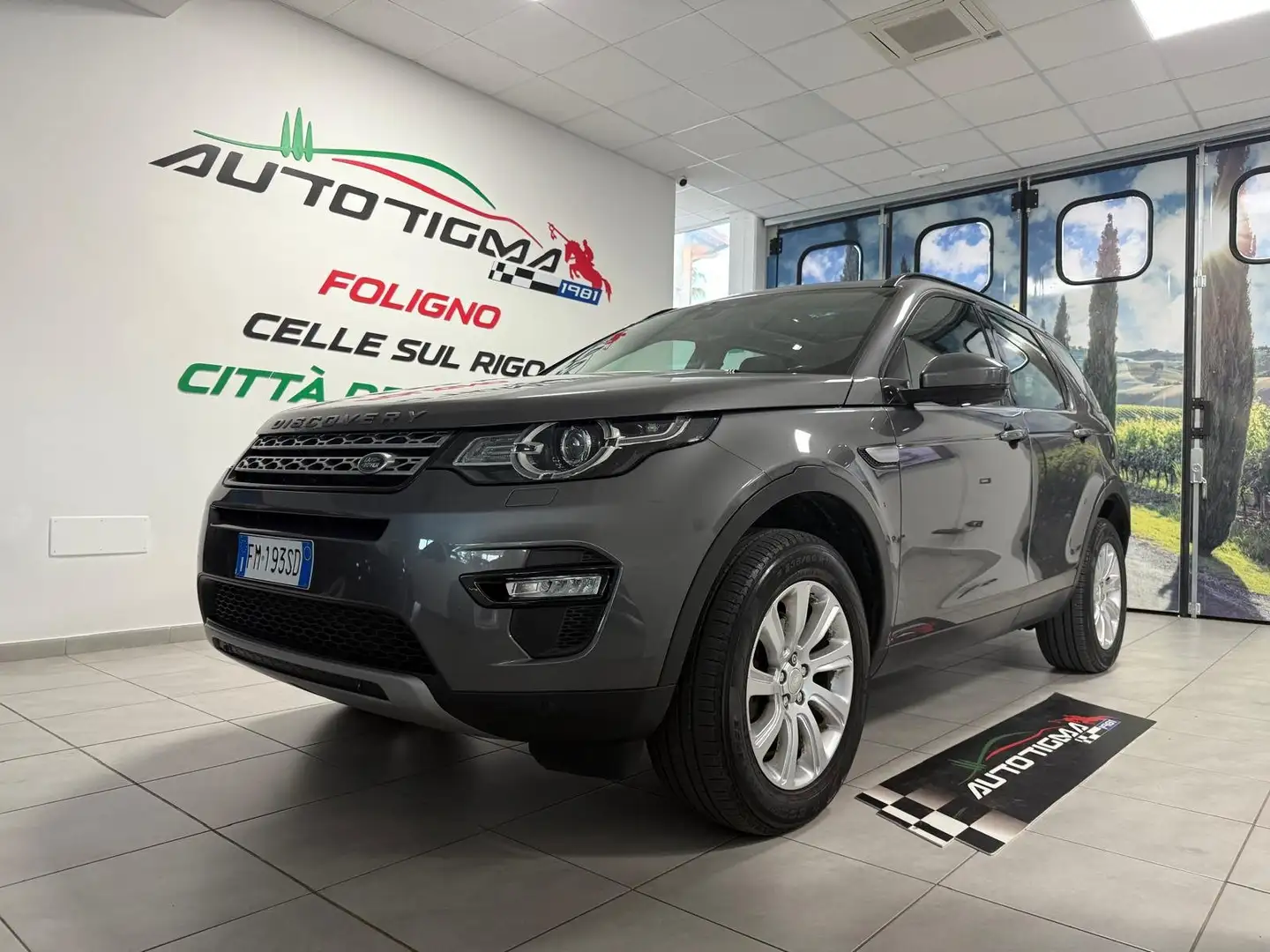 Land Rover Discovery Sport HSE Gris - 1