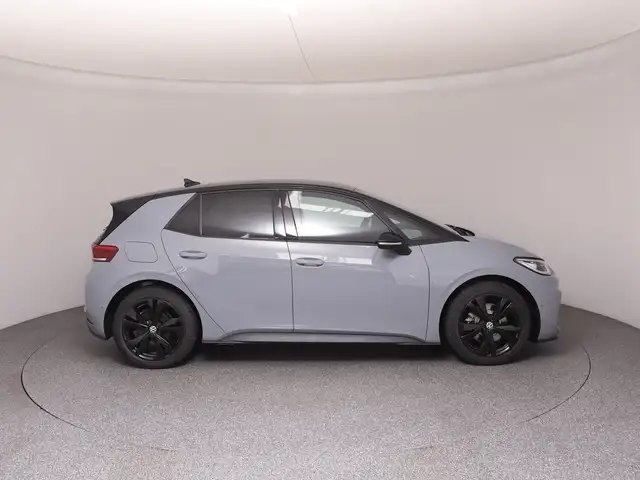 Volkswagen Id.3 view 4