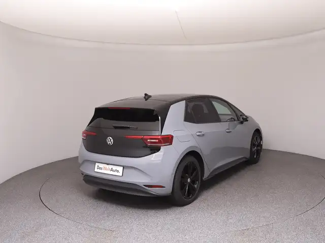 Volkswagen Id.3 view 5