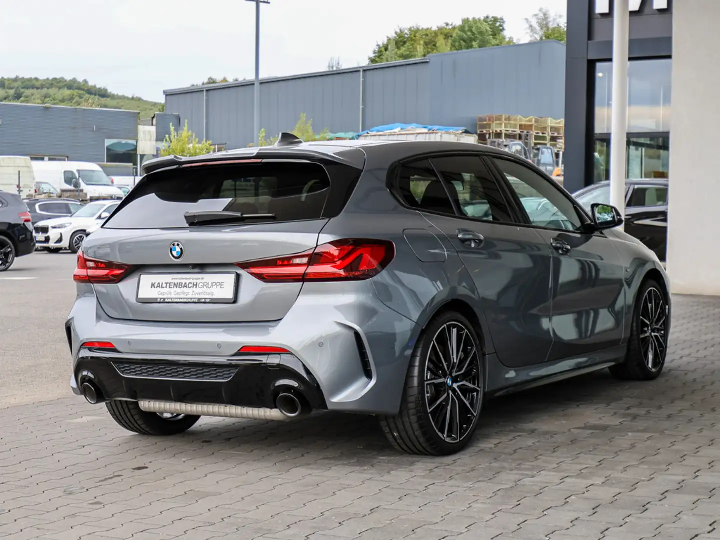 BMW 135 Mi xDrive Edition Colorvision HUD LED ACC Gris - 2