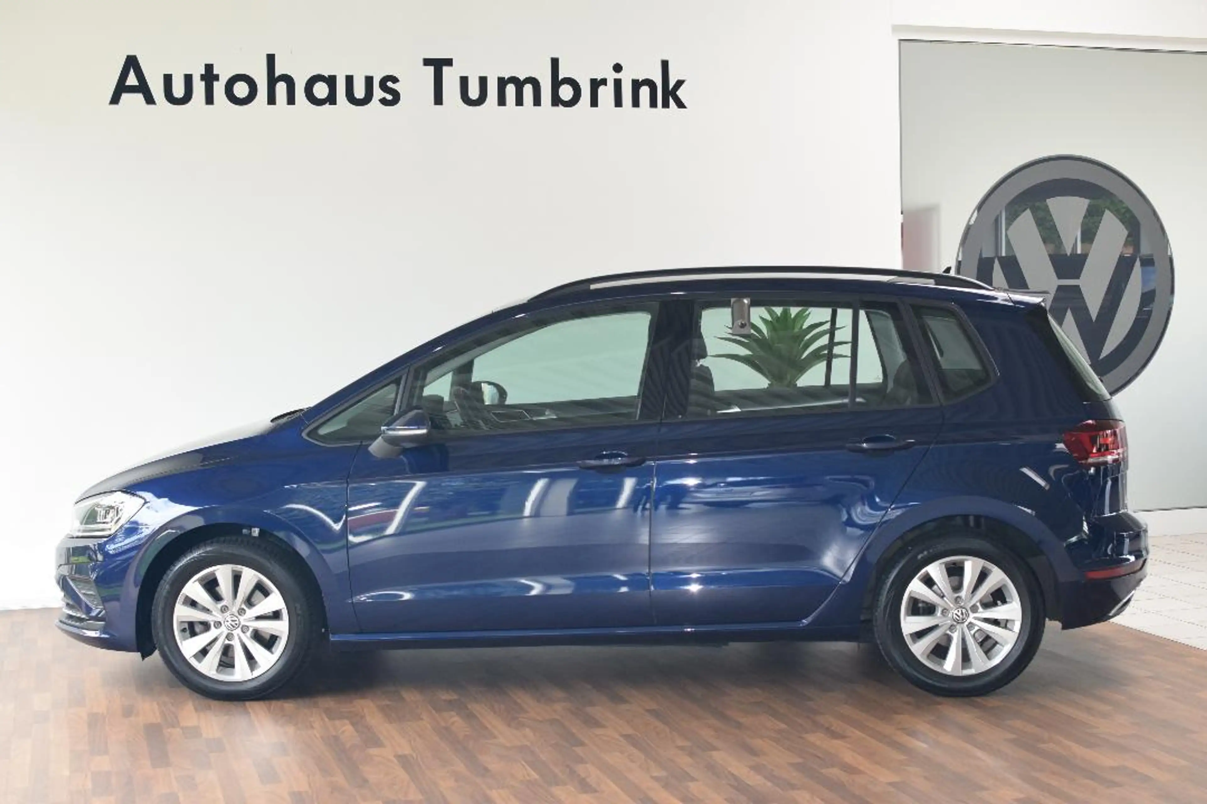 Volkswagen Golf Sportsvan Comfortline 1.5 TSI AHK Navi ACC LED — photo 6