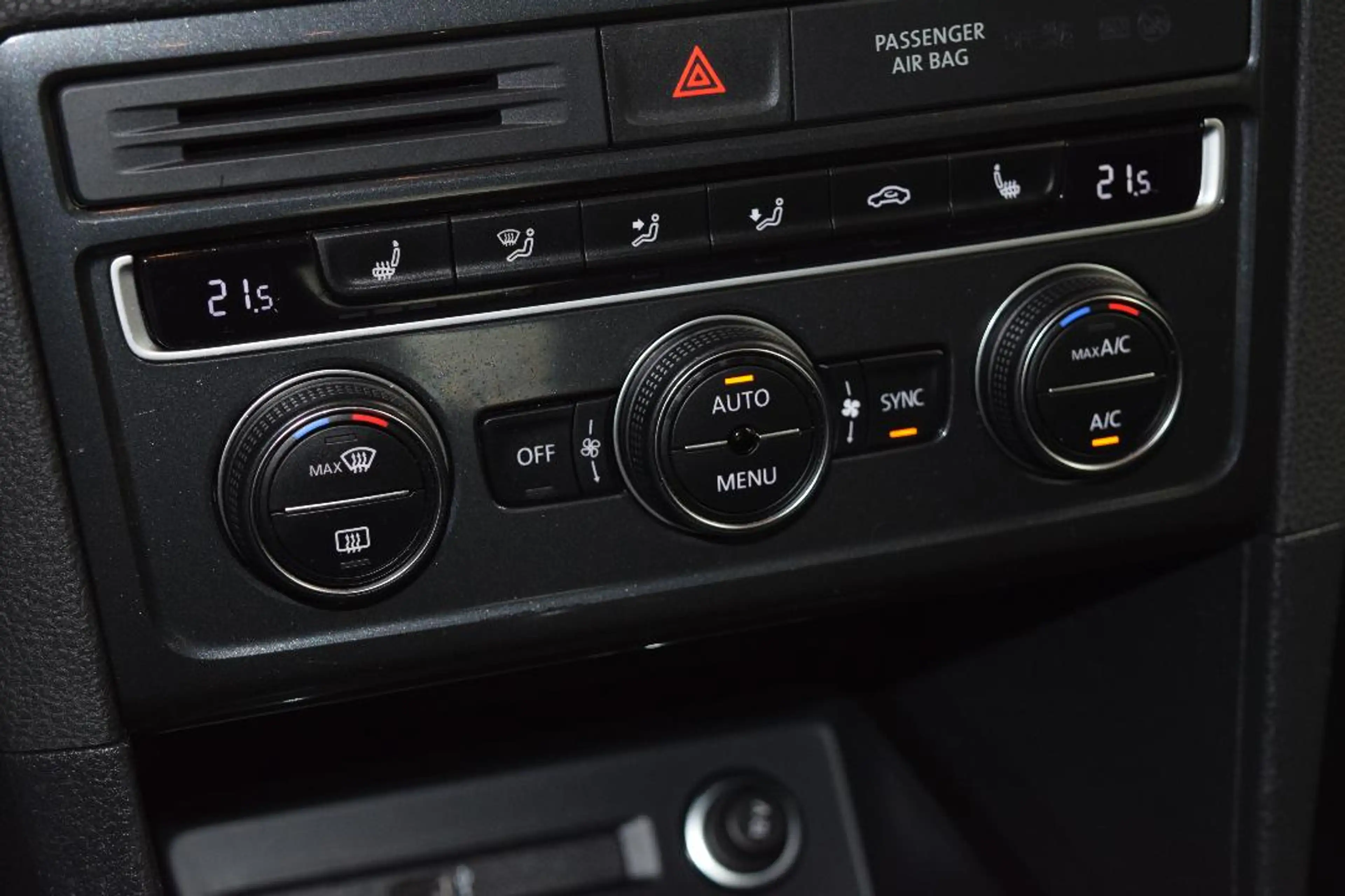 Volkswagen Golf Sportsvan Comfortline 1.5 TSI AHK Navi ACC LED — photo 16
