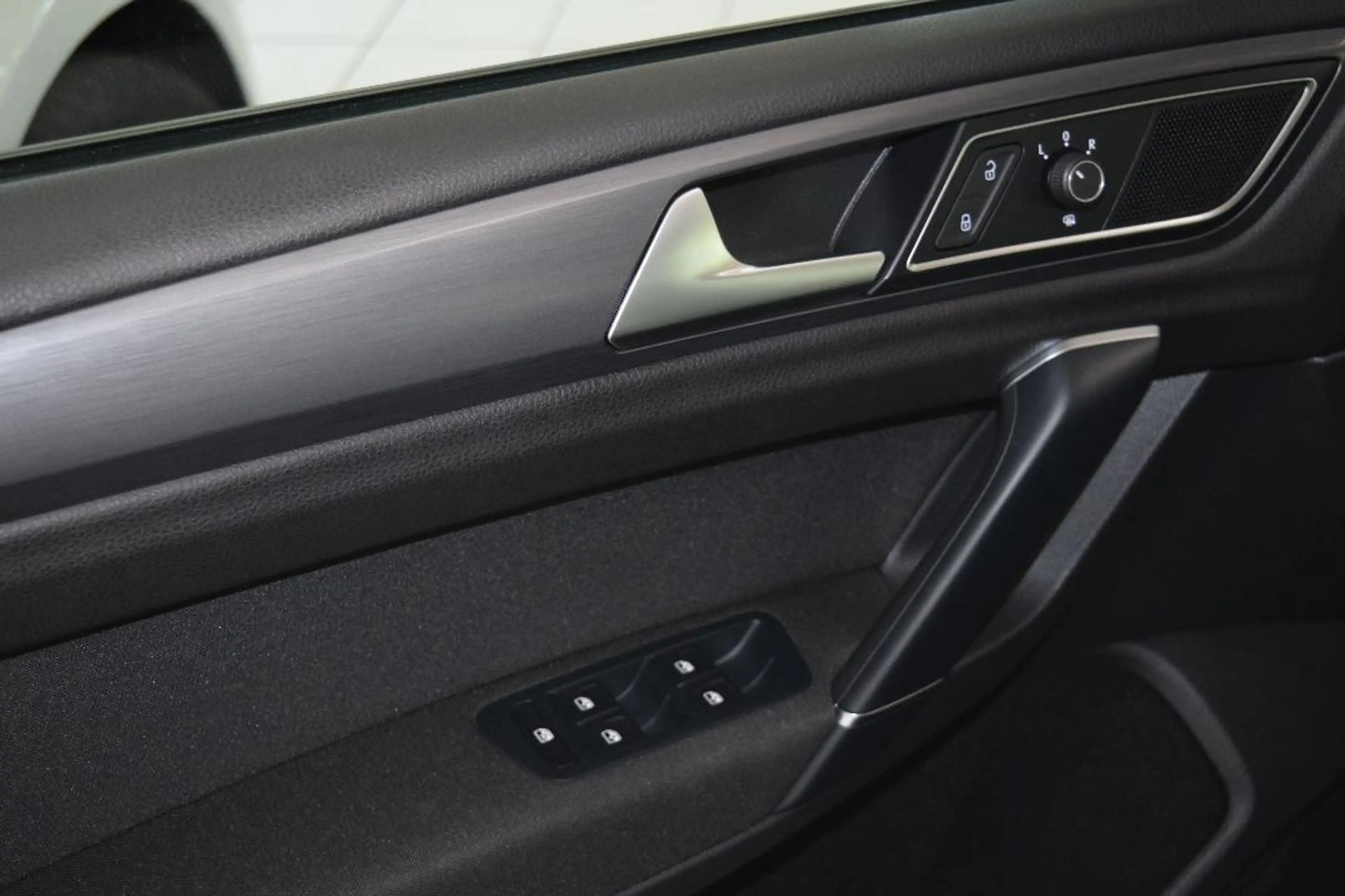 Volkswagen Golf Sportsvan Comfortline 1.5 TSI AHK Navi ACC LED — photo 22