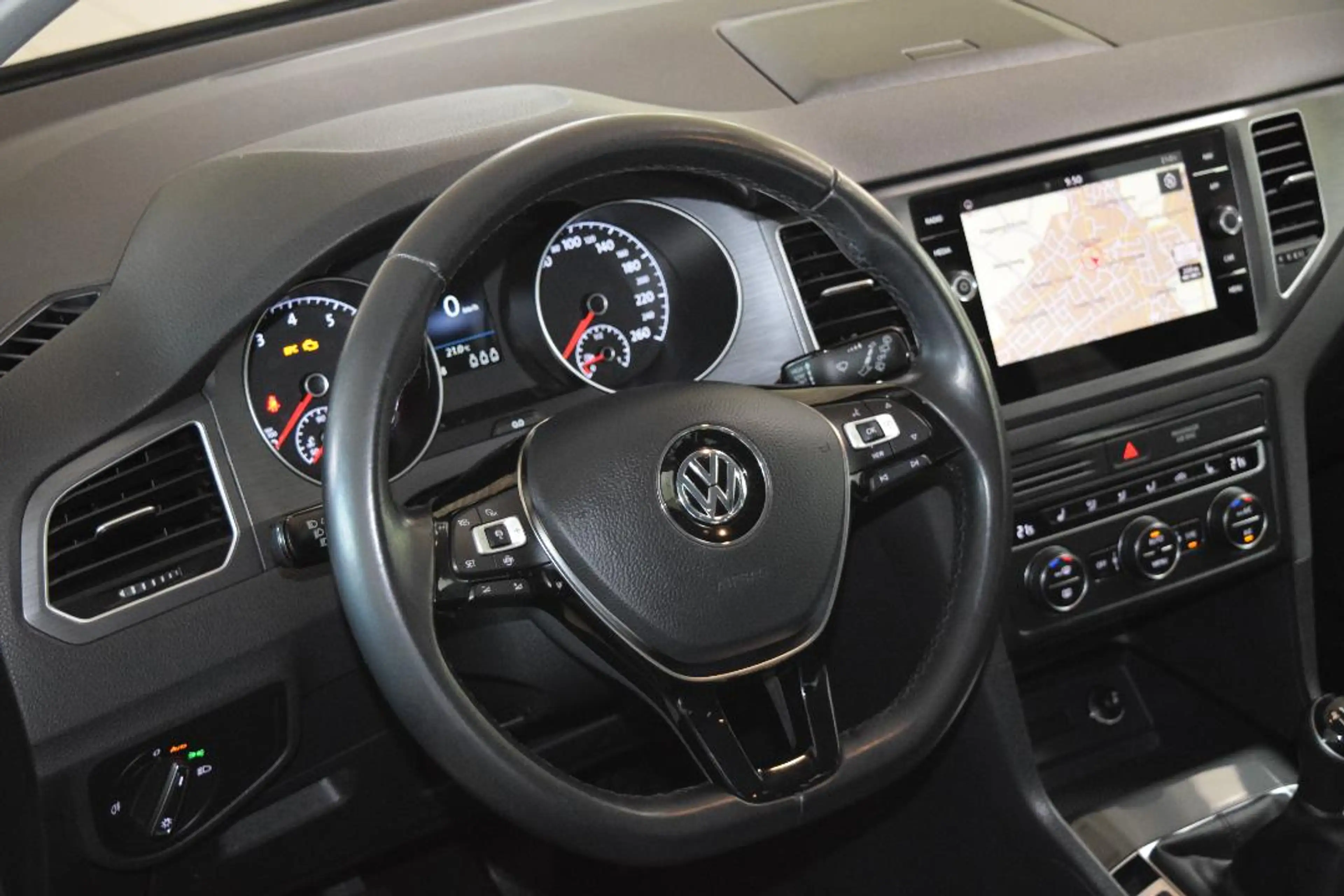 Volkswagen Golf Sportsvan Comfortline 1.5 TSI AHK Navi ACC LED — photo 13