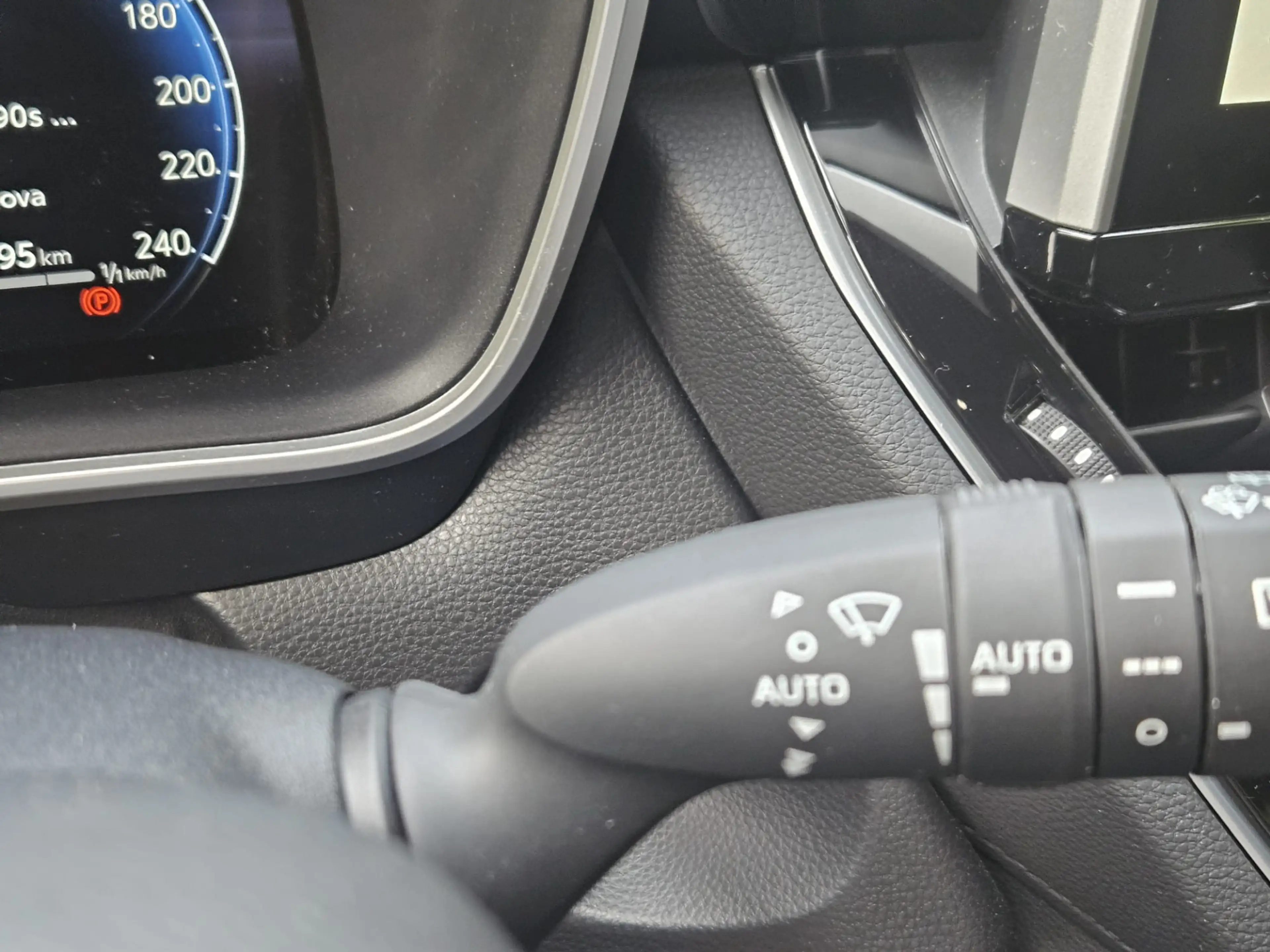 Toyota Corolla Cross Hybrid 140 Style Limeted Stuurverwarming,elektrisc — photo 18