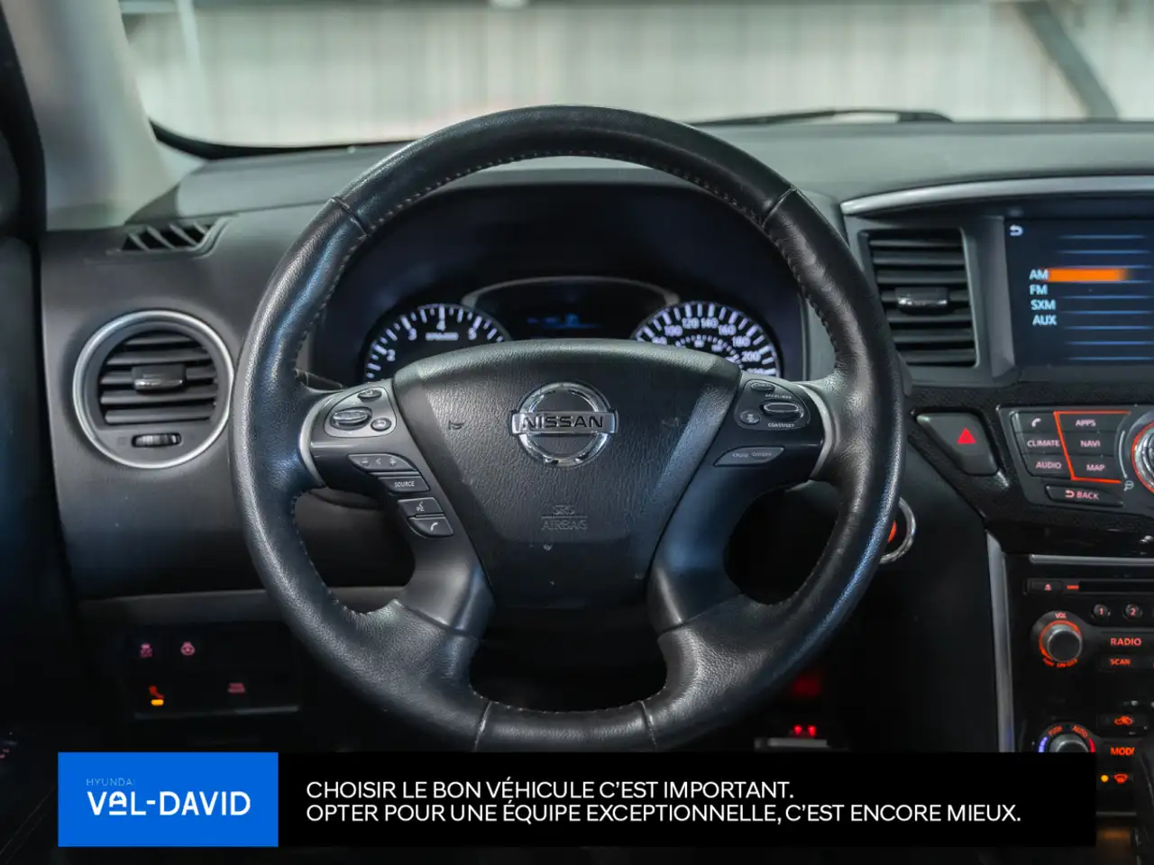 Nissan Pathfinder снимка Nissan Pathfinder