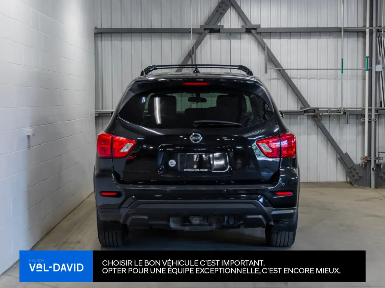 Nissan Pathfinder снимка Nissan Pathfinder