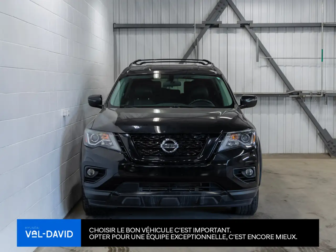 Nissan Pathfinder снимка Nissan Pathfinder