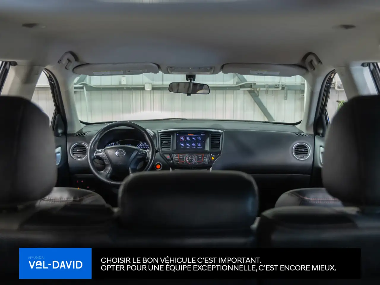 Nissan Pathfinder снимка Nissan Pathfinder