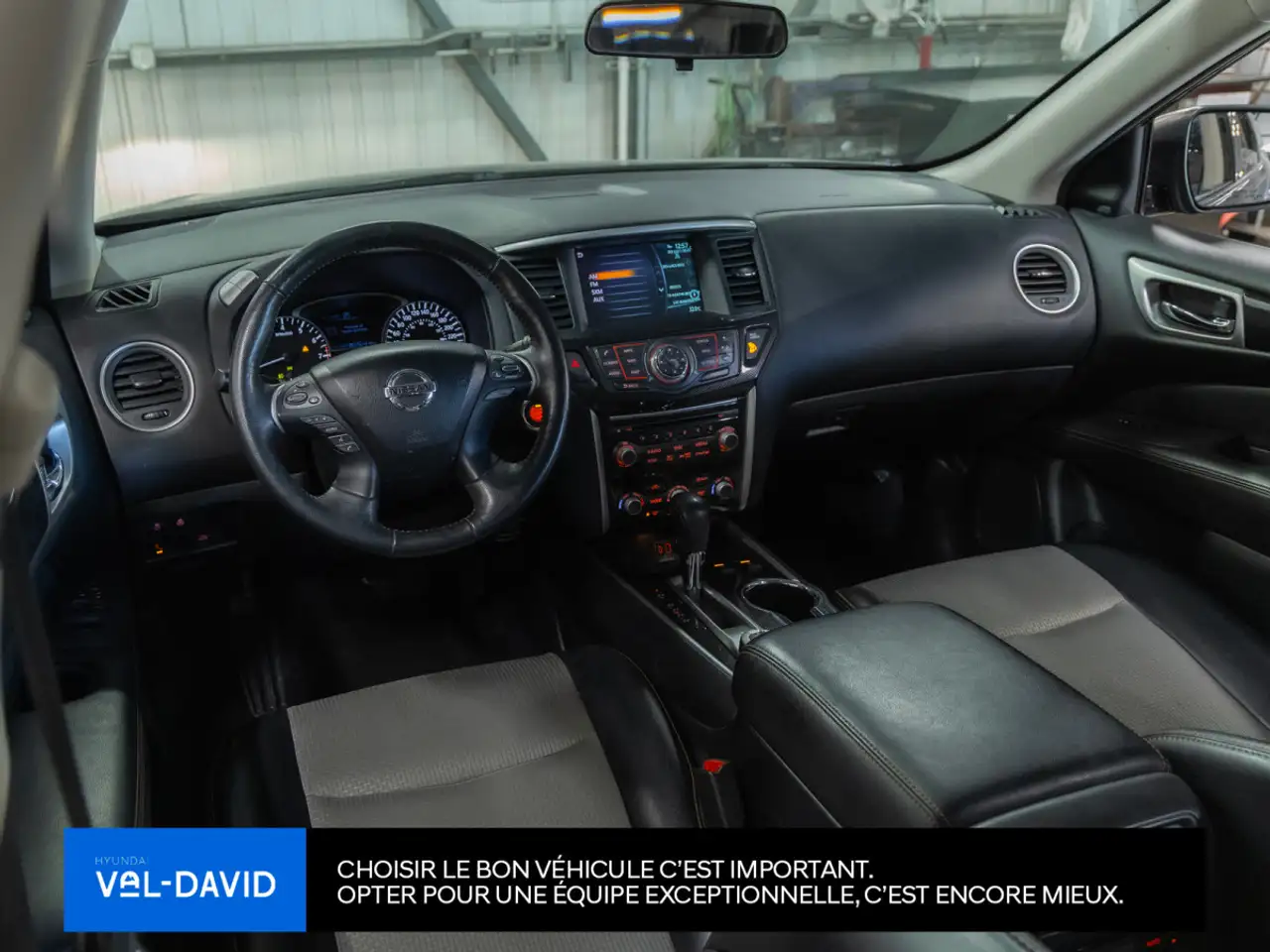 Nissan Pathfinder снимка Nissan Pathfinder
