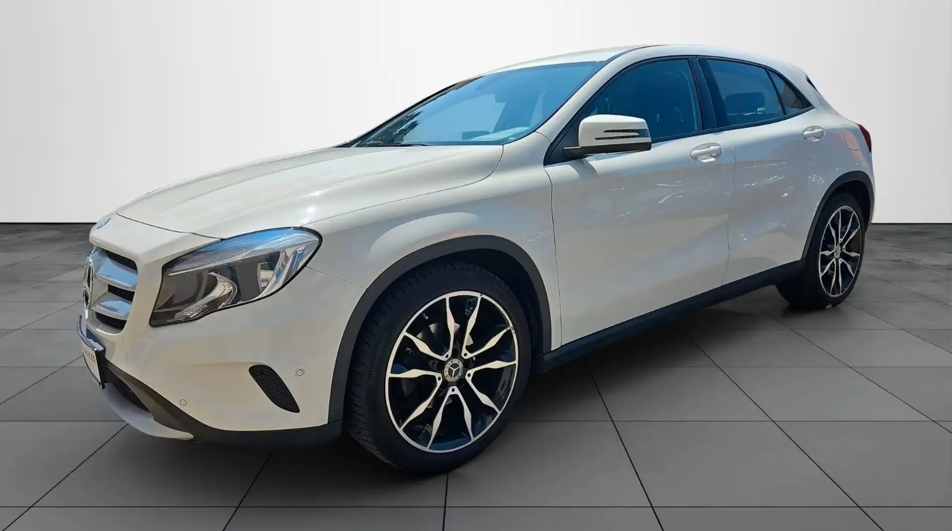 Mercedes-Benz GLA 200 GLA 200 d Enduro Activity auto Blanc - 2
