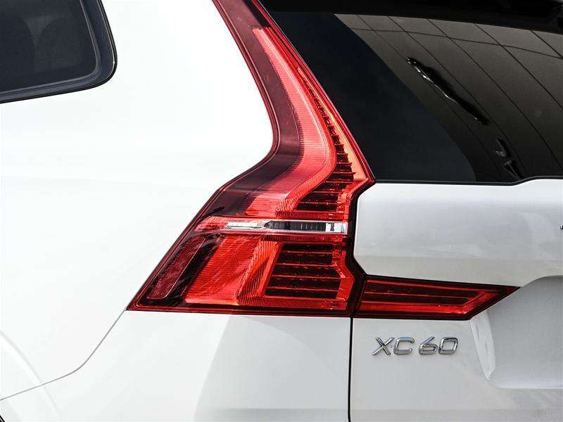 2024 Volvo XC60 B5 Ultimate Dark | Bowers & Wilkins | 360 Camera — снимка 1