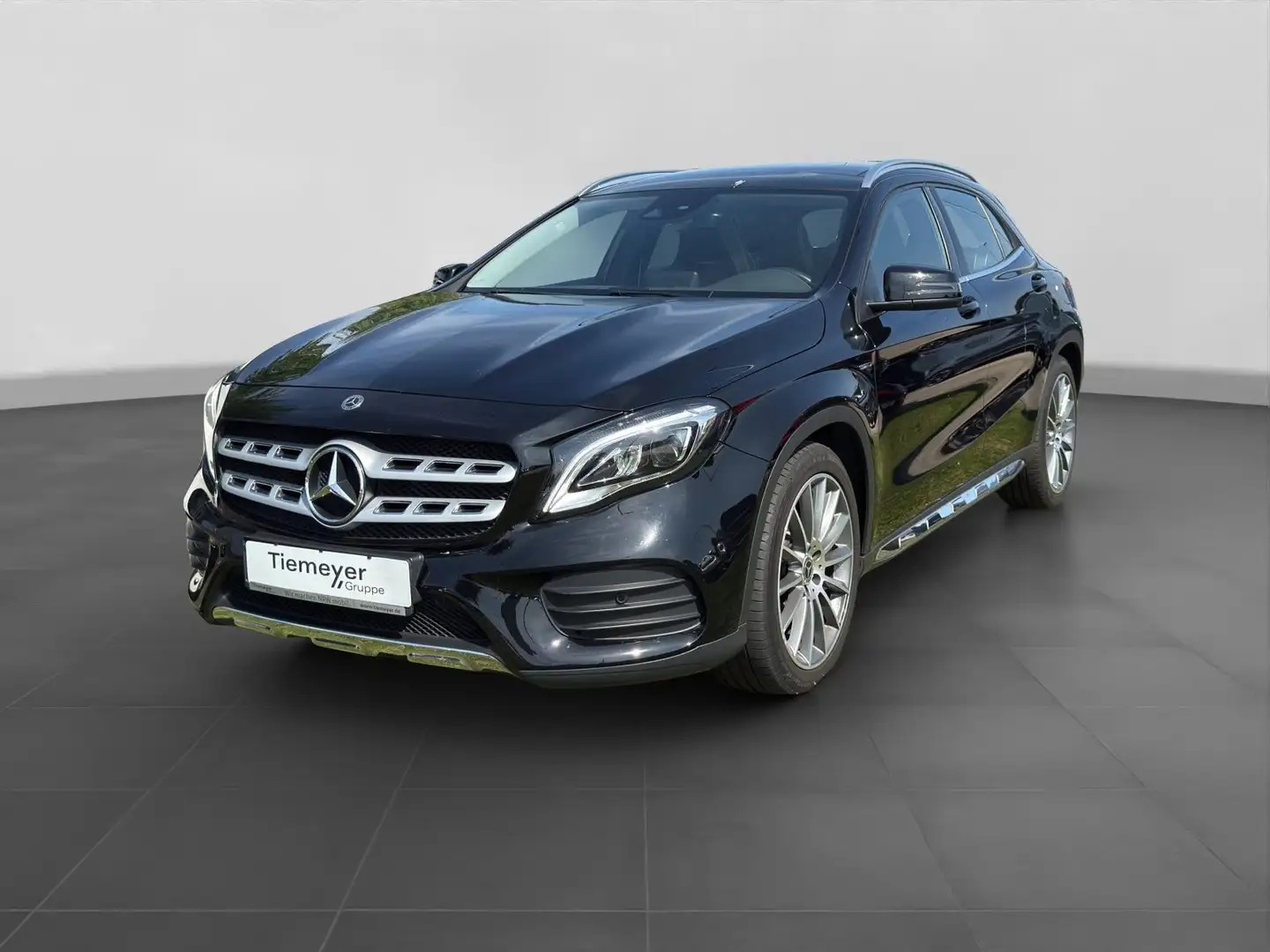 Mercedes-Benz GLA 180 URBAN STYLE EDITION PANO LED Schwarz - 2