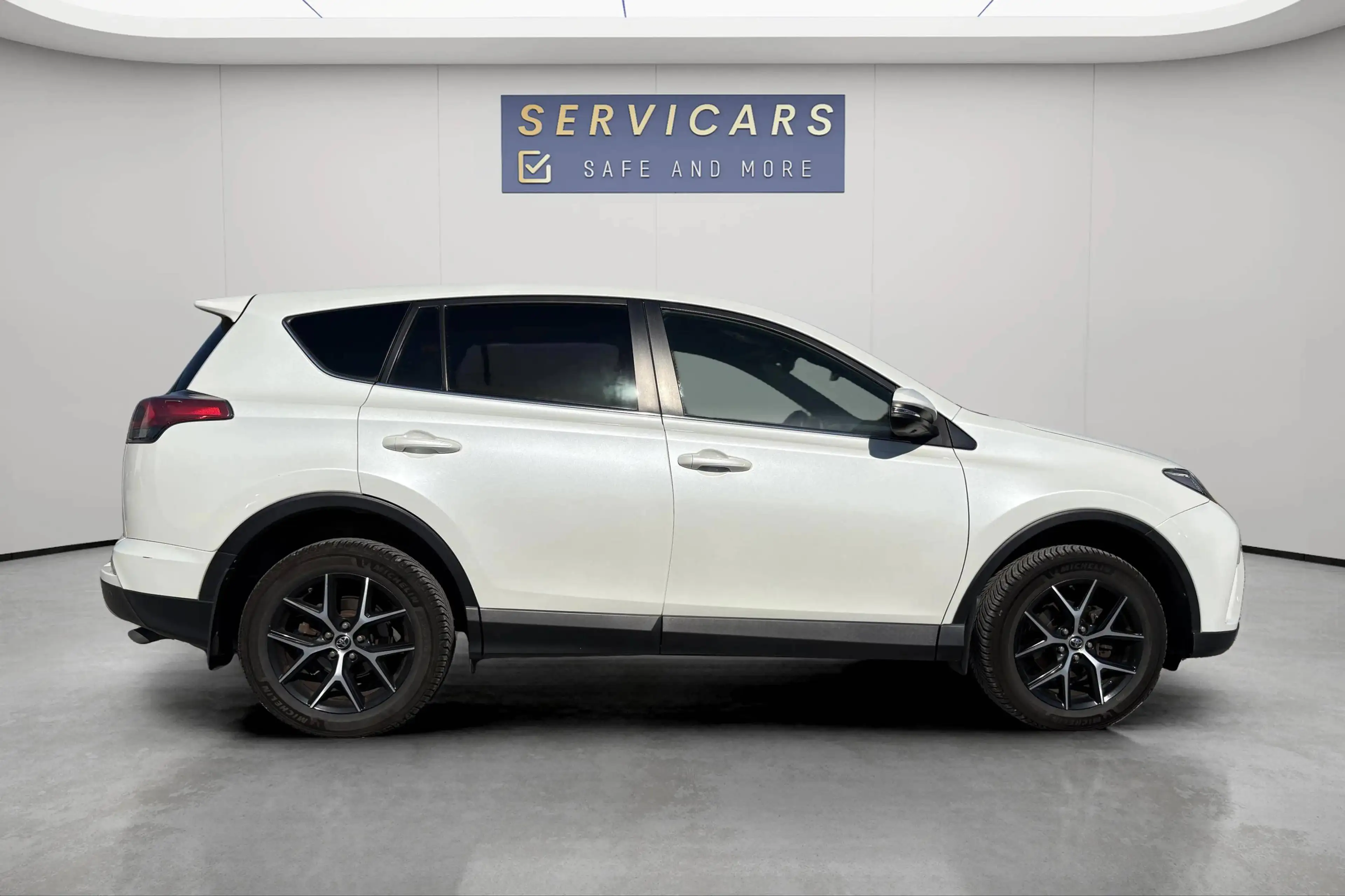 Toyota RAV 4 @ SERVICARS FLEURUS - Toyota RAV4 2.0i AWD Style Multidrive S - 1er propriétaire - 12 Mois de garantie — photo 5
